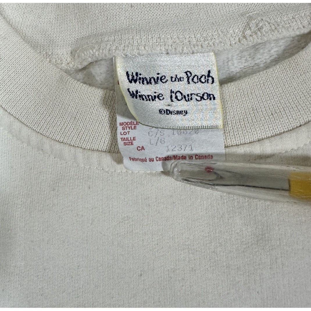 Disney Vintage Disney Winnie The Pooh Canada Themed Crewneck Sweate Size US L / EU 52-54 / 3 - 3 Thumbnail