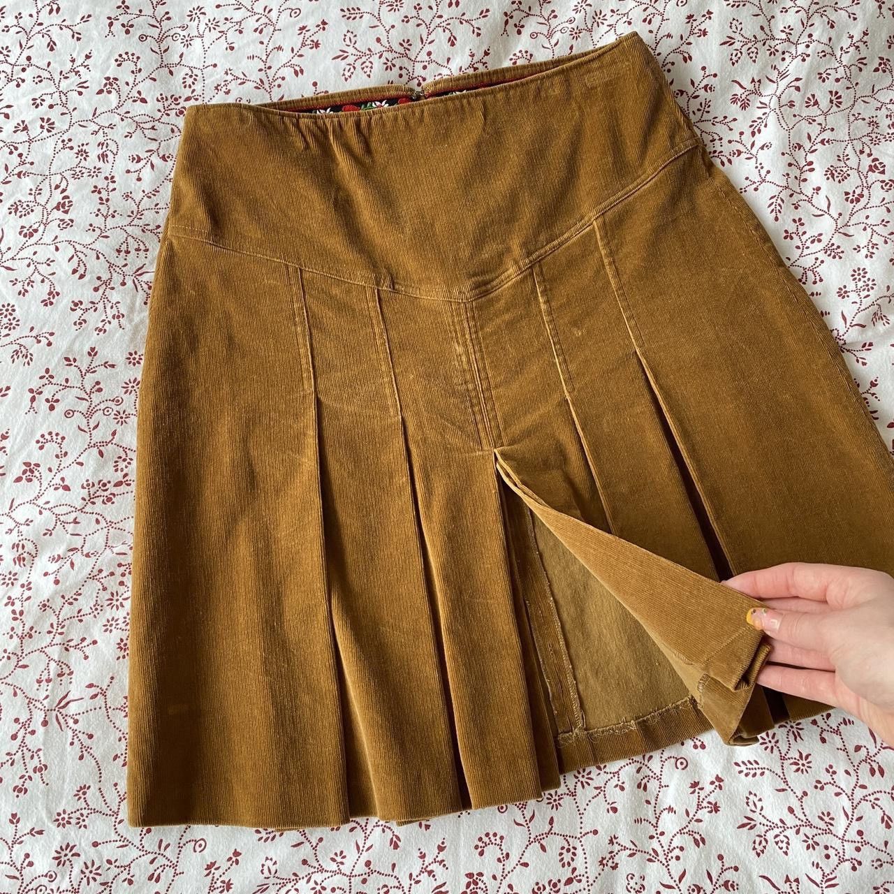 Dolce & Gabbana Dolce & Gabbana FW2002 Dirndl tirol pleated corduroy skirt Size 26" / US 2 / IT 38 - 2 Thumbnail