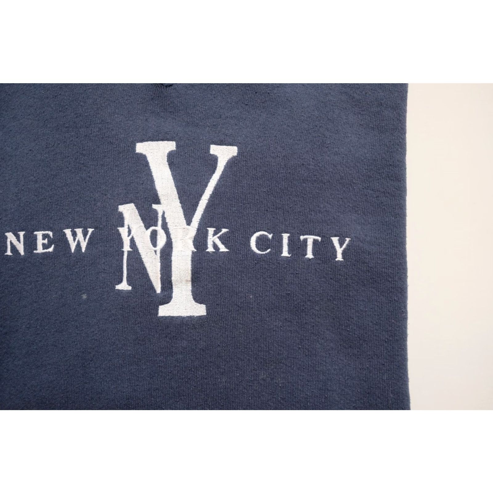 Fruit Of The Loom VINTAGE Fruit of the Loom NYC BLUE DISTRESSED Hoodie Sweatshirt XL Pullover Hooded Mens 90s City Size US XL / EU 56 / 4 - 4 Thumbnail
