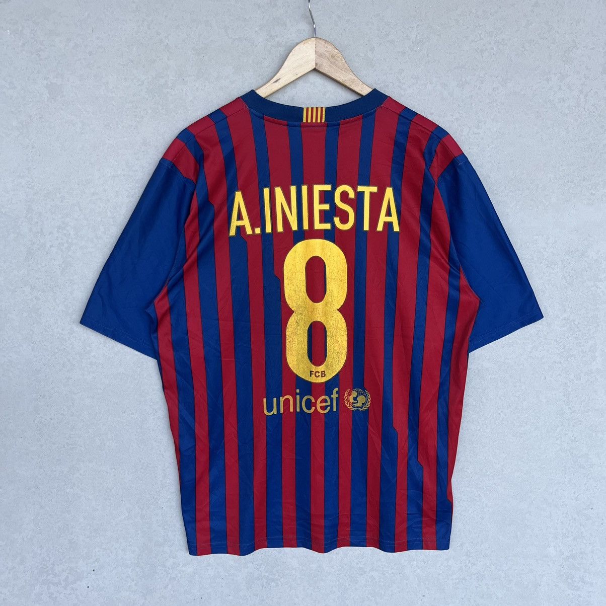 Other Vintage Barcelona Red & Blue Striped Football Shirt Size L Size US L / EU 52-54 / 3 - 6 Thumbnail