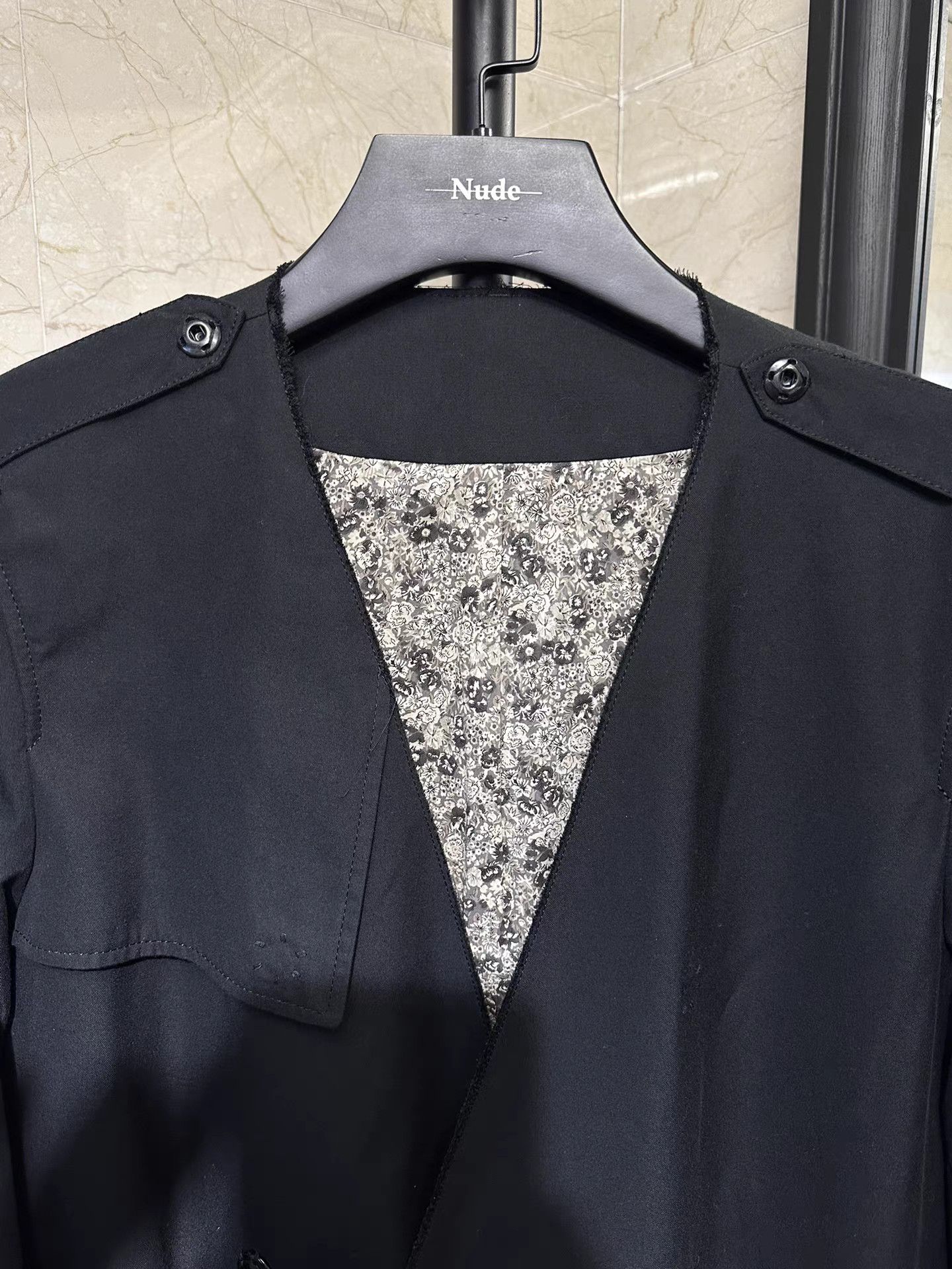 Number (N)ine Number (N)ine Stamen Coat K20 Size US L / EU 52-54 / 3 - 3 Thumbnail