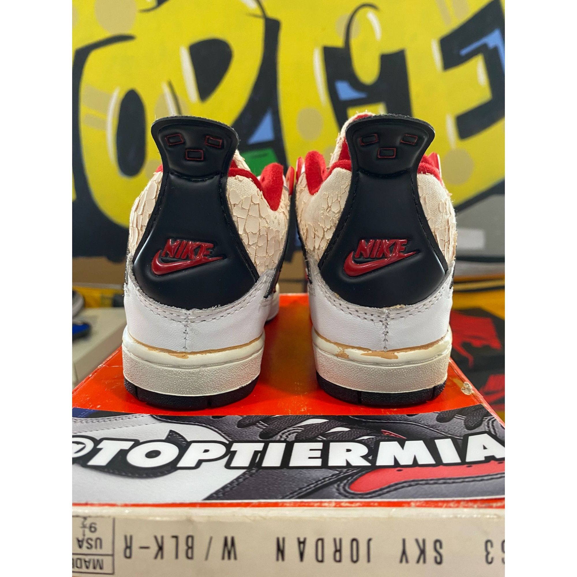 Jordan Brand sky jordan 4 fire red 1989 sz 9.5c BRAND NEW Size US 5 / EU 37 - 4 Thumbnail