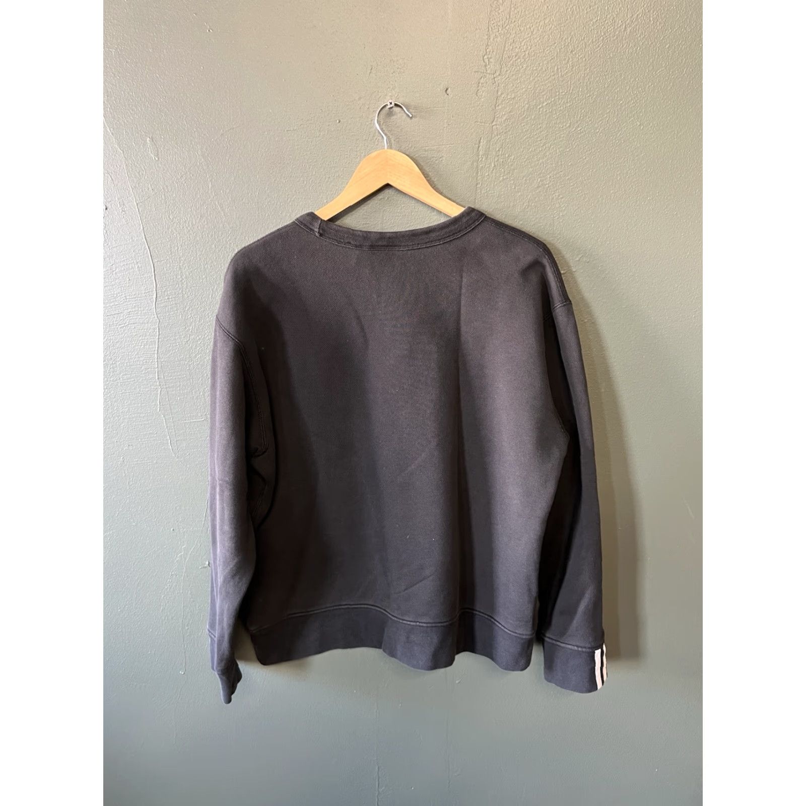 Adidas Adidas Womens Black Cropped Pullover Thick Sweatshirt M Medium Pullover Sweatshirt Black Womens Size M Size M / US 6-8 / IT 42-44 - 2 Thumbnail