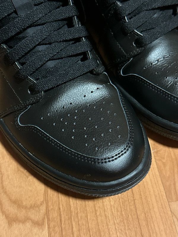 Jordan Brand Nike Air Jordan 1 Mid triple black Size US 8 / EU 41 - 6 Thumbnail