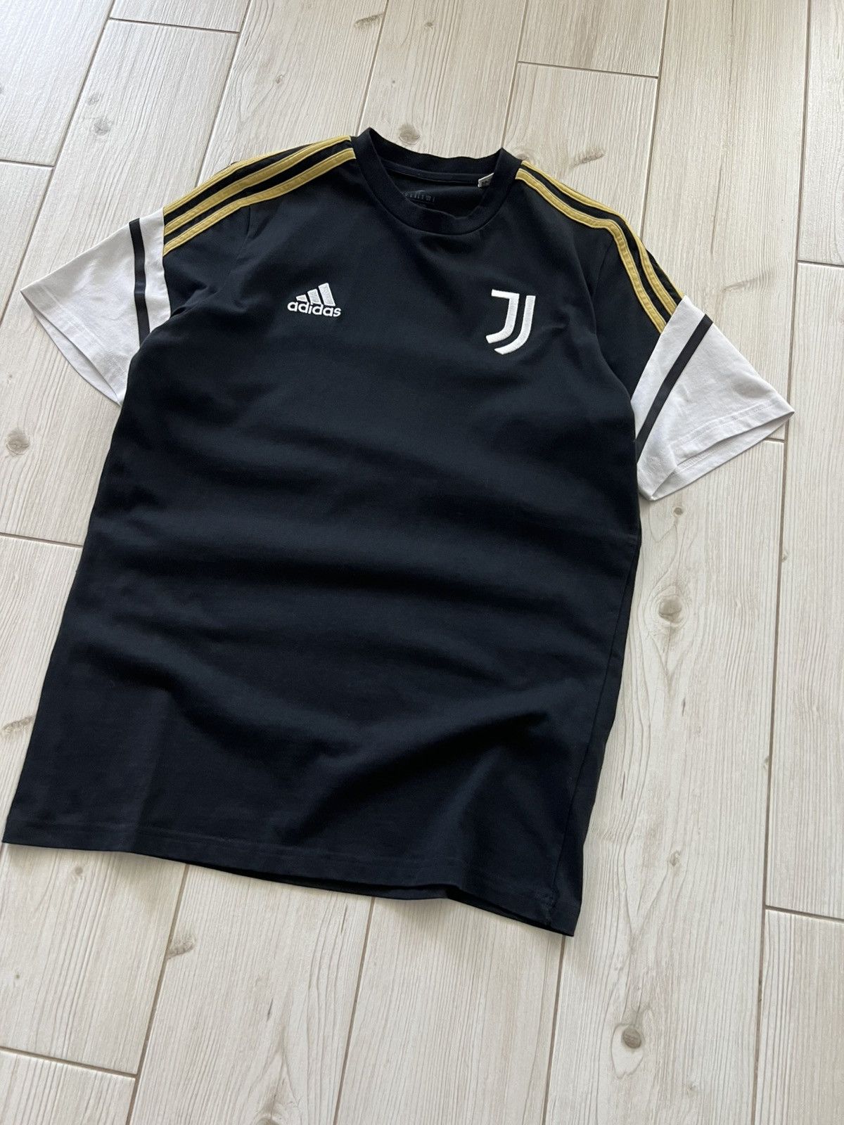 Adidas Juventus 2022/23 Training Football Shirt Jersey Adidas Men Size US M / EU 48-50 / 2 - 3 Thumbnail