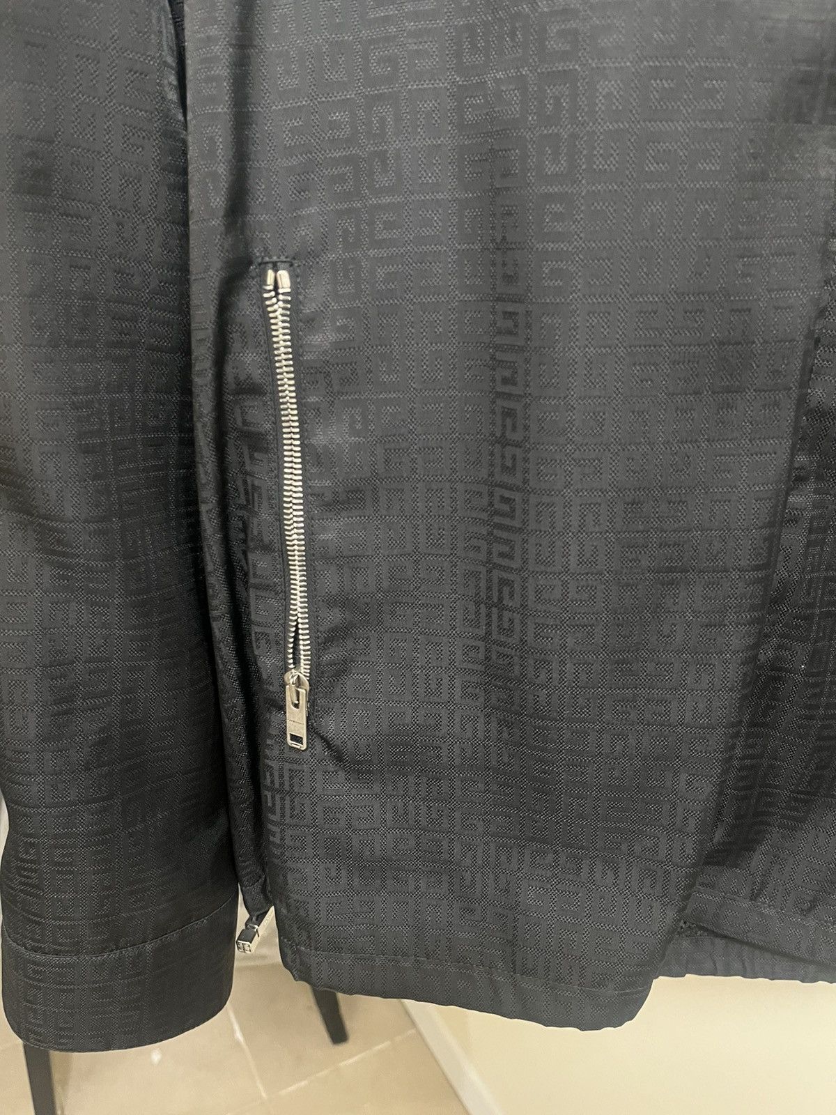 Givenchy Givenchy 4G Nylon Jacquard Windbreaker Track Jacket Sz 50 Size US M / EU 48-50 / 2 - 6 Thumbnail