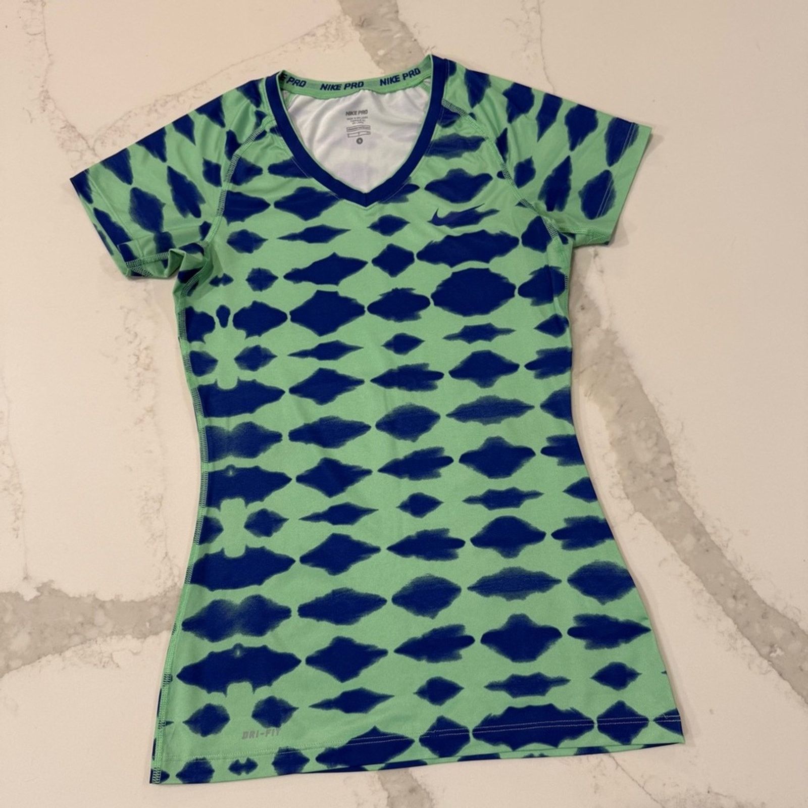 Nike Nike Pro DriFit Fitted VNeck Short Sleeve Top Women’s Small Size S / US 4 / IT 40 - 1 Thumbnail