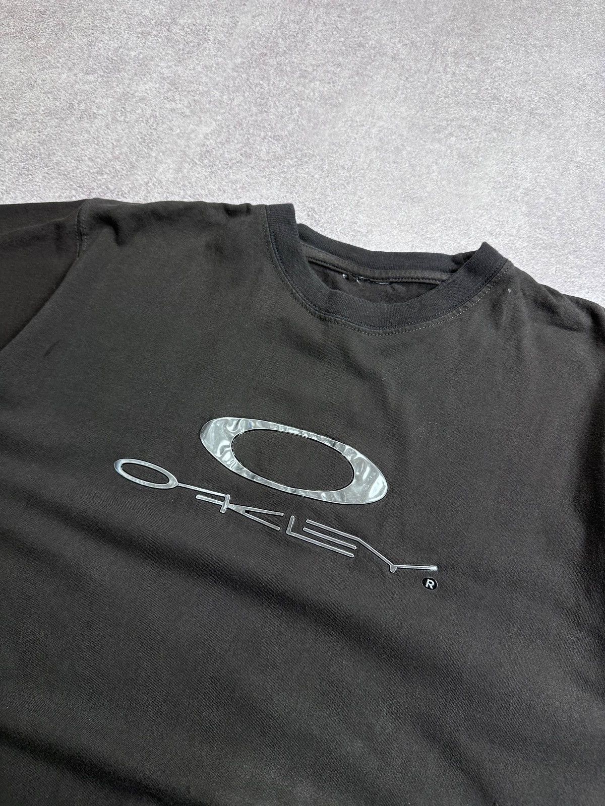 Oakley Vintage 90s Oakley Big Logo T-shirt XL Size US L / EU 52-54 / 3 - 4 Thumbnail