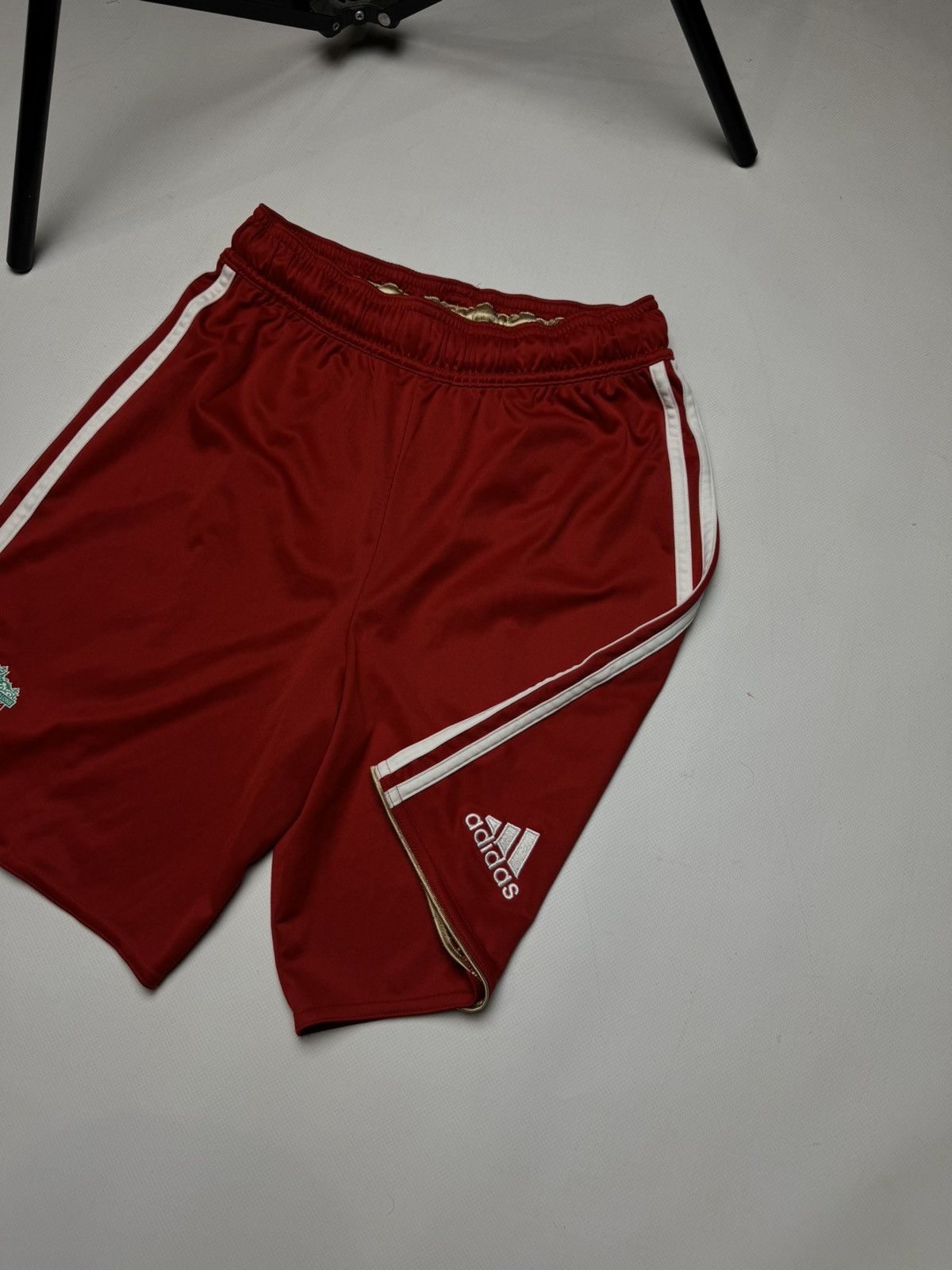 Adidas Rare vintage Adidas Liverpool Shorts jersey y2k Size US S / EU 44-46 / 1 - 2 Thumbnail