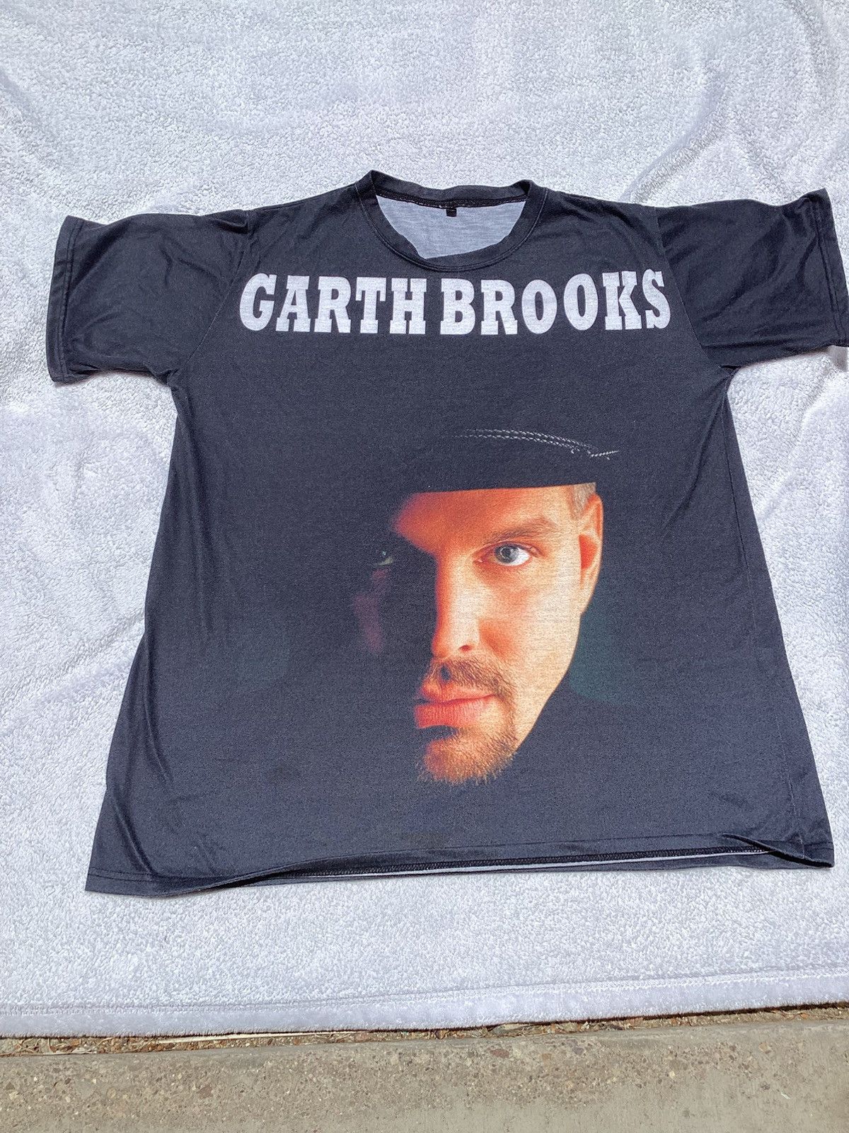 Vintage Garth Brooks large face all over print adult XL T-shirt Size US XL / EU 56 / 4 - 1 Thumbnail