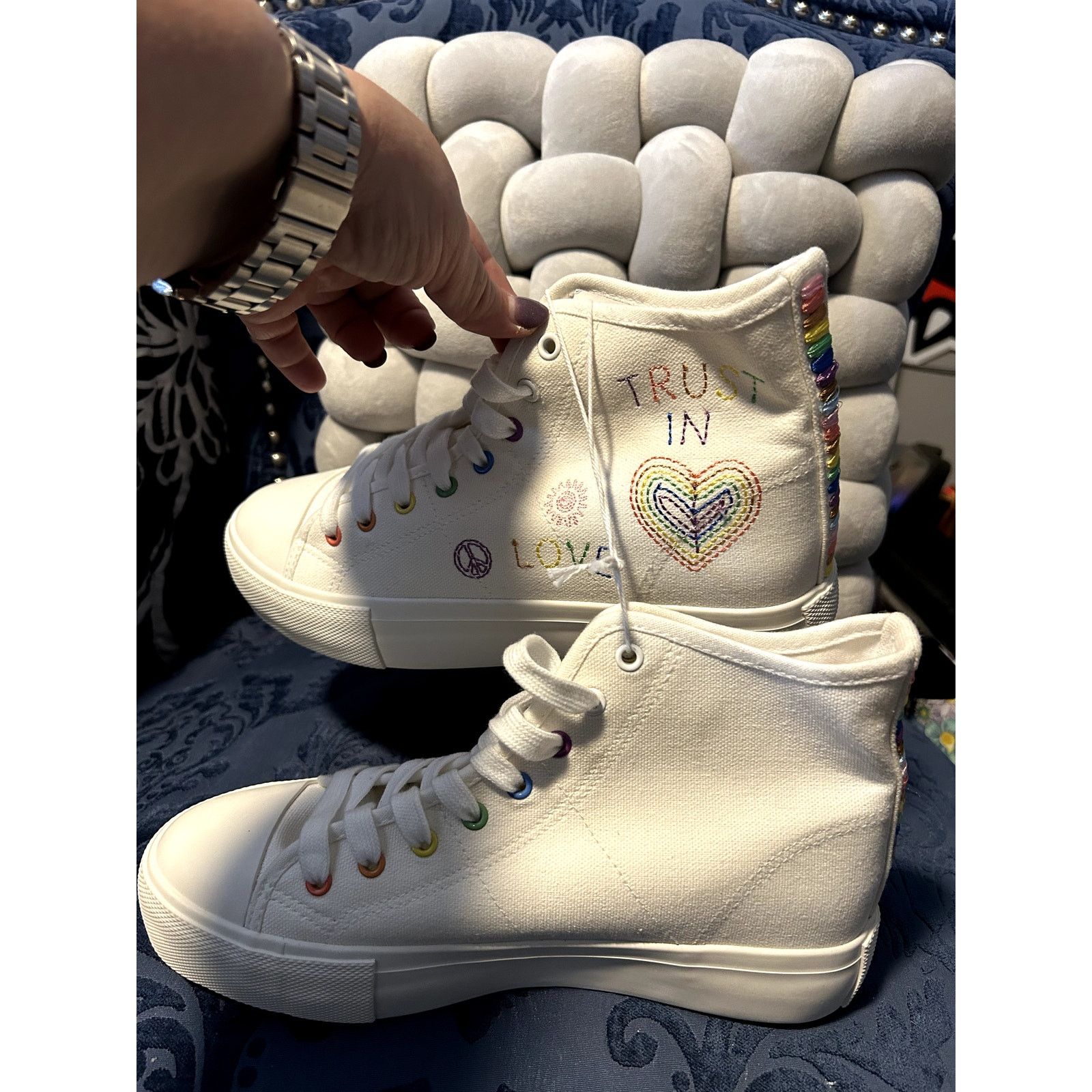American Eagle Outfitters American Eagle Pride White High Tops NWT Size 8 Size US 8 / IT 38 - 2 Thumbnail