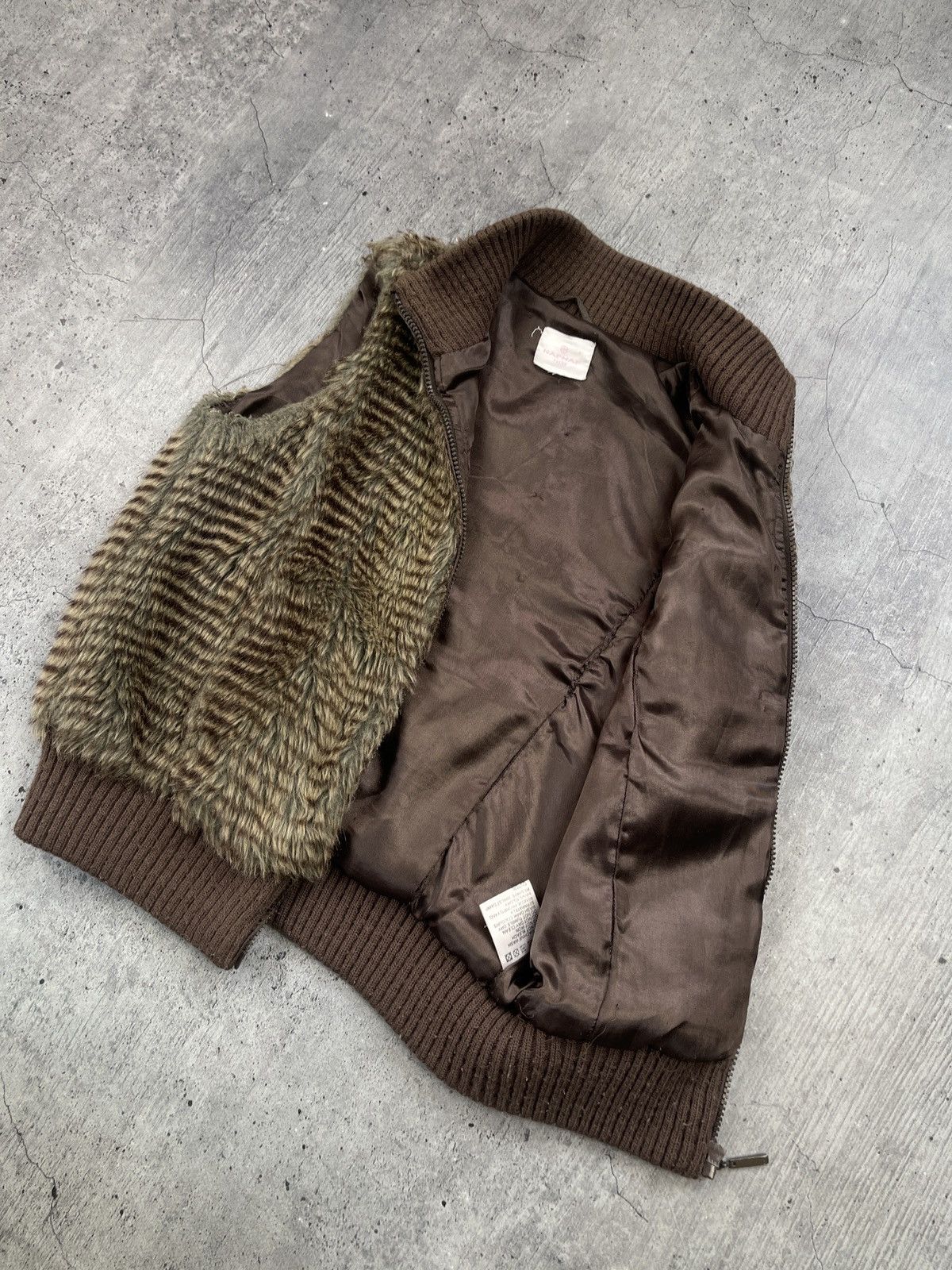 Japanese Brand Vintage Japanese Fur raccoon avant-garde vest Size L / US 10 / IT 46 - 6 Thumbnail
