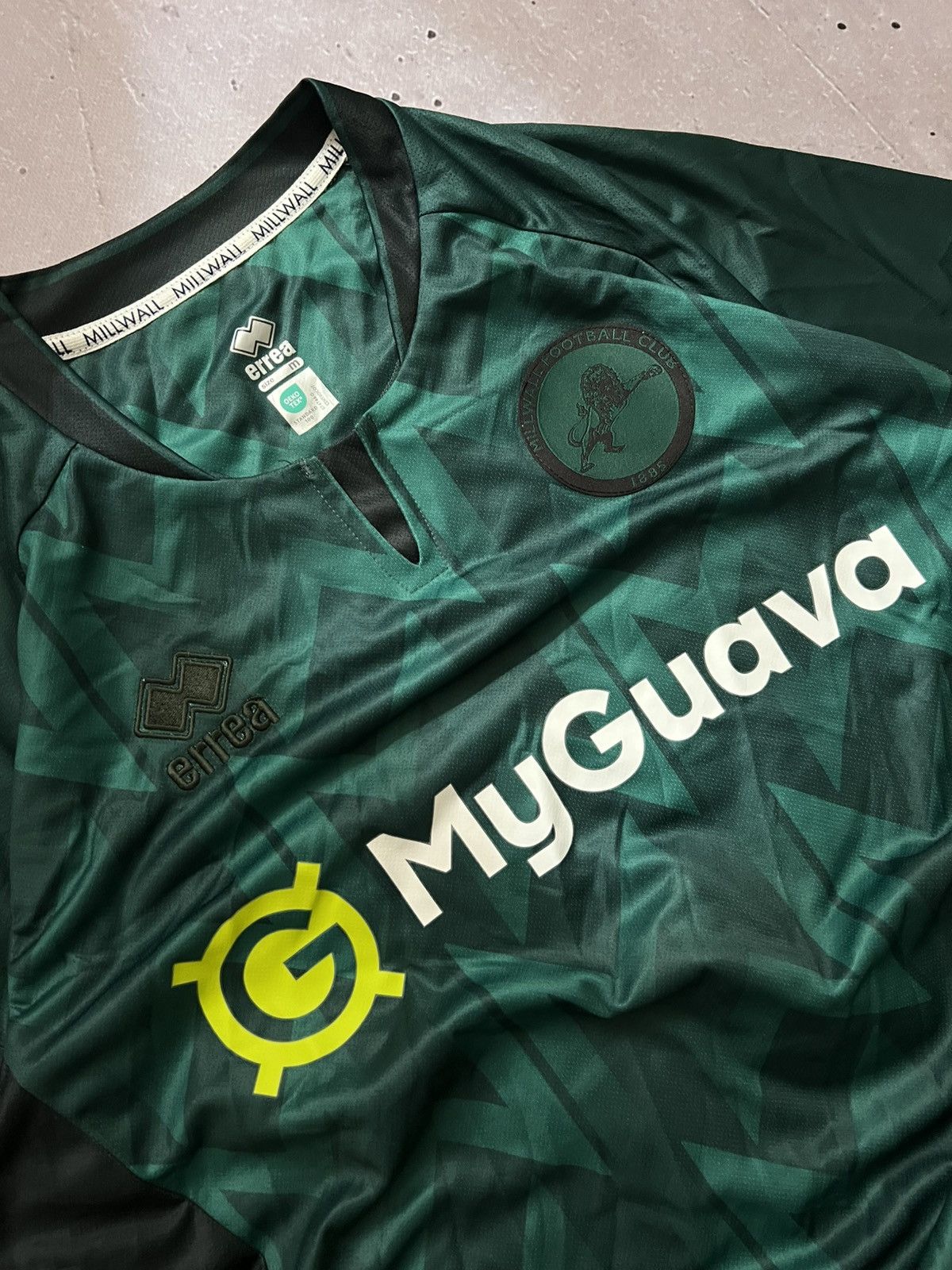 Errea Very Rare T-Shirt Errea Millwall Away MyGuava Size M Y2K Size US M / EU 48-50 / 2 - 3 Thumbnail