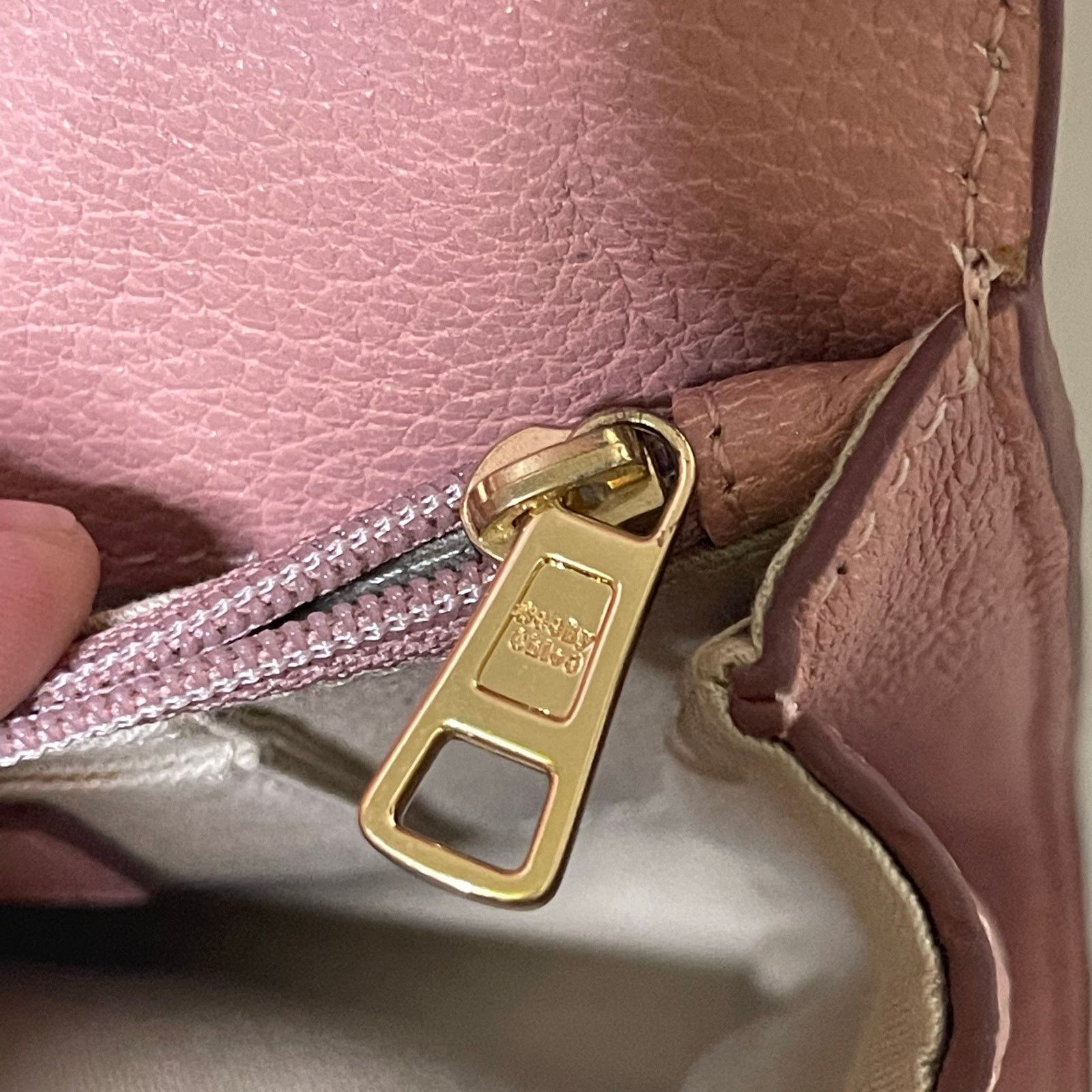 See by Chloe See by Chloé Hana leather chain long wallet in mate pink Size ONE SIZE - 12 Thumbnail