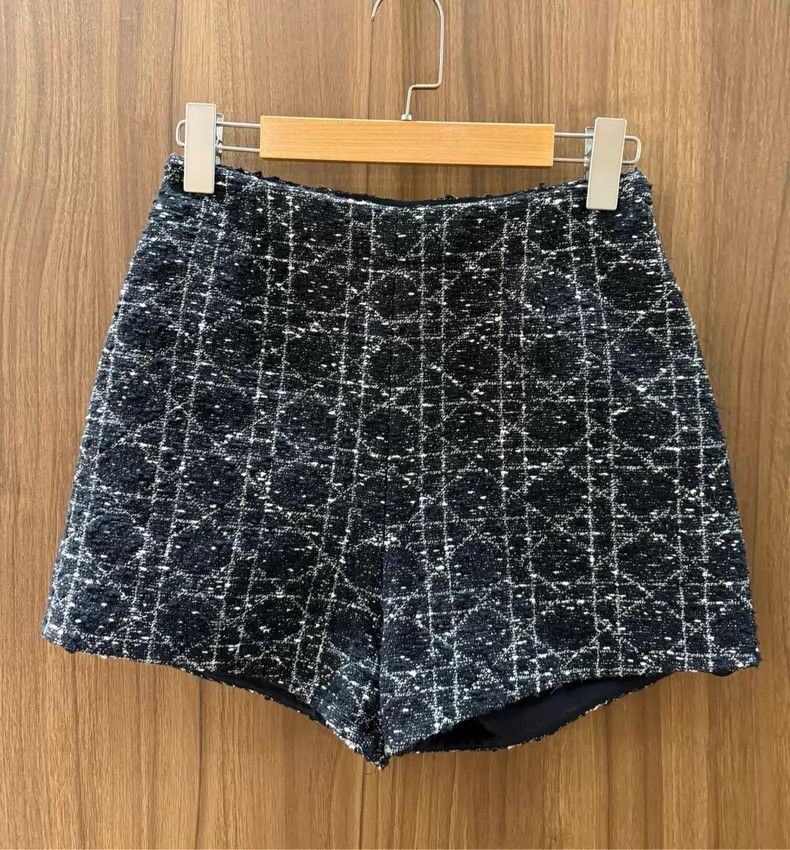 Dior Dior Tweed black and white rattan plaid shorts Size 24" / US 00 / IT 34 - 1 Thumbnail