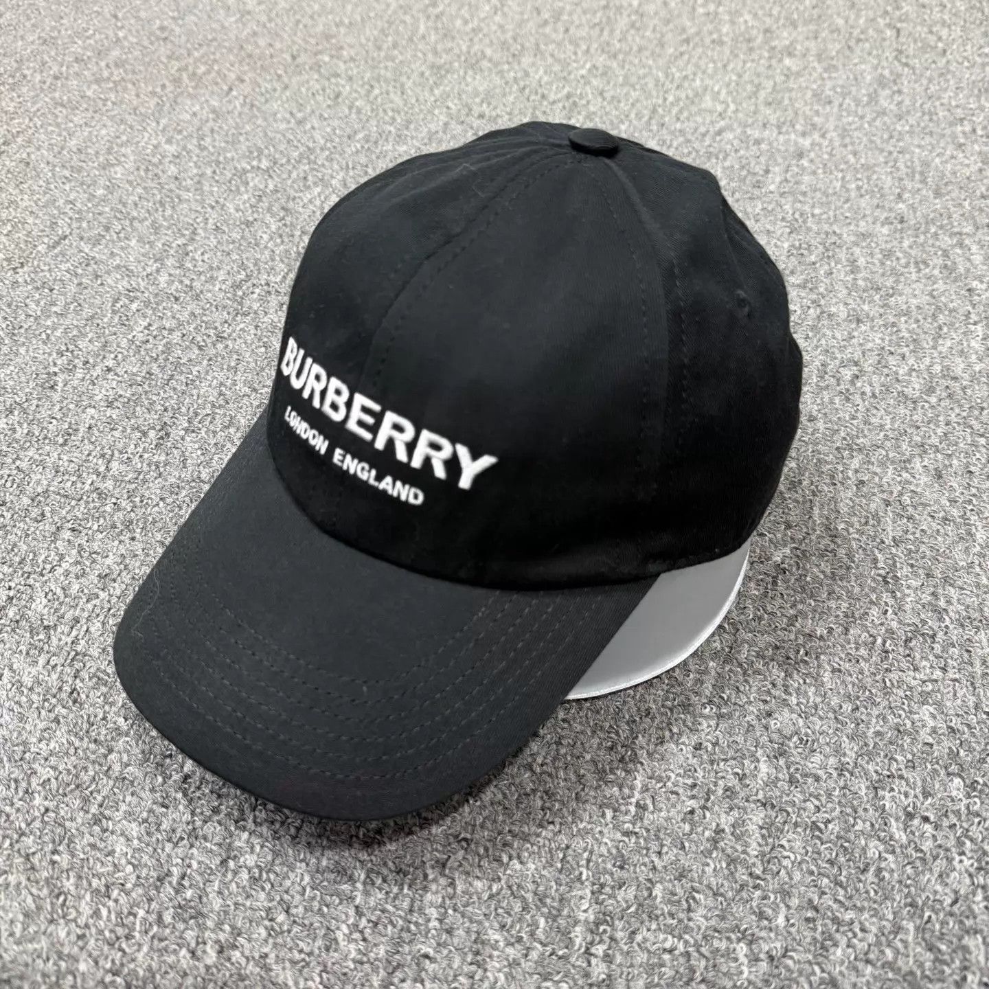 Burberry Burberry Black London Logo Baseball Cap S Mint Size ONE SIZE - 1 Thumbnail
