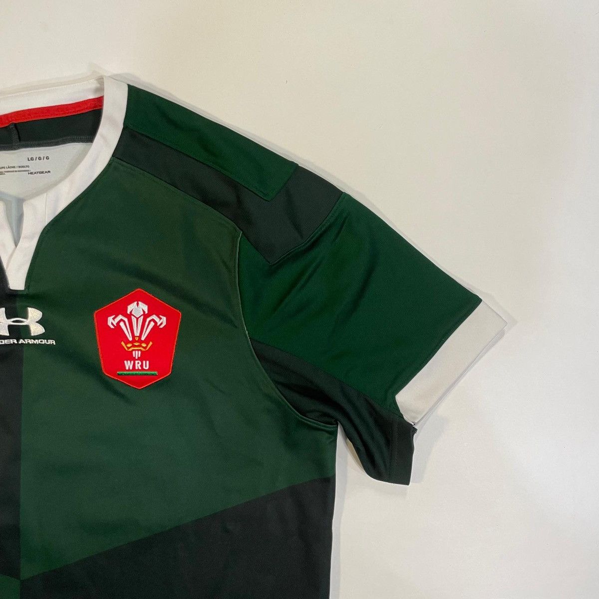 Under Armour Under Armour wales WRU Rugby Union green and white jersey Size US L / EU 52-54 / 3 - 3 Thumbnail