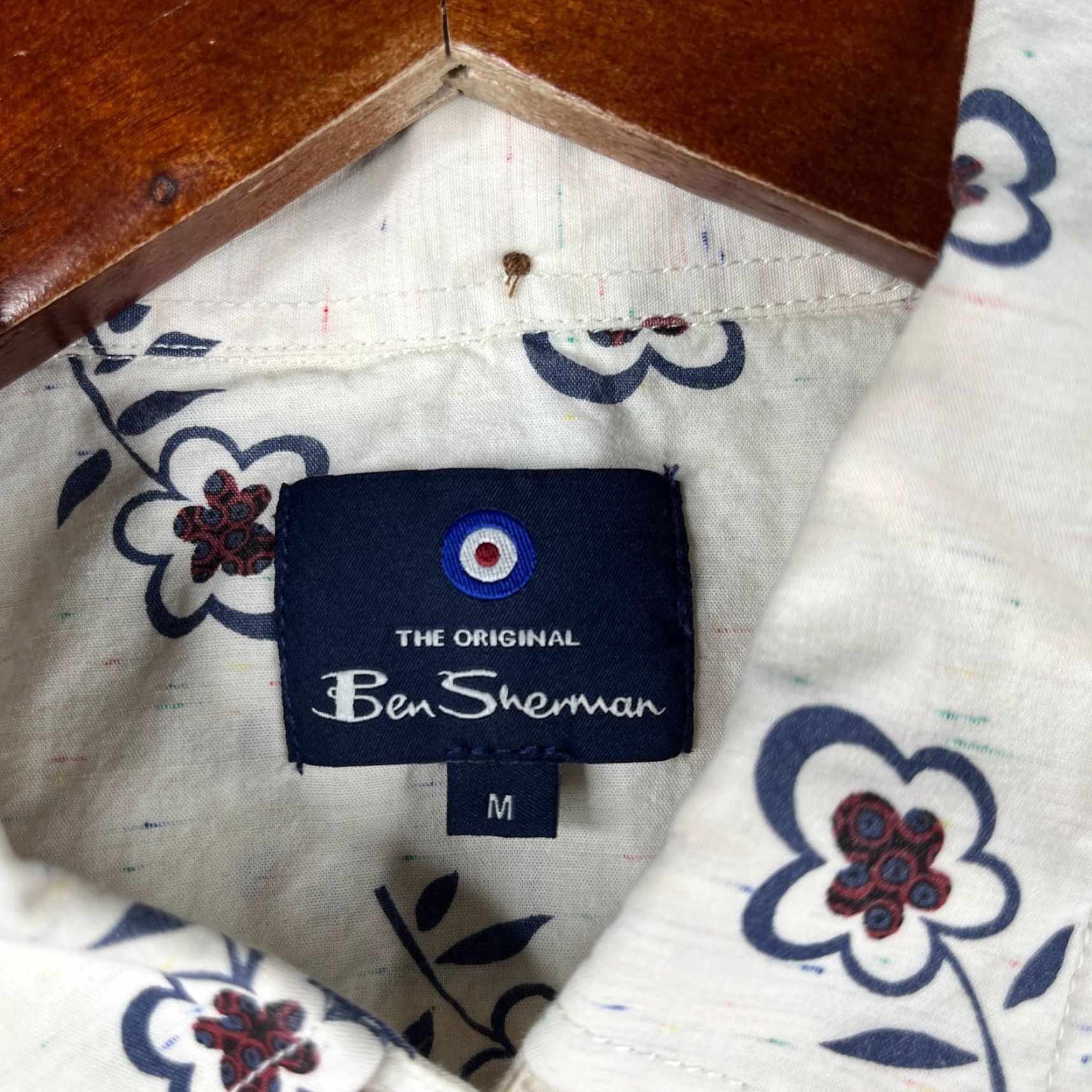 Ben Sherman Ben Sherman Shirt Mens Medium Ivory navy Flower Print Button Up Short Sleeve Size US M / EU 48-50 / 2 - 3 Thumbnail
