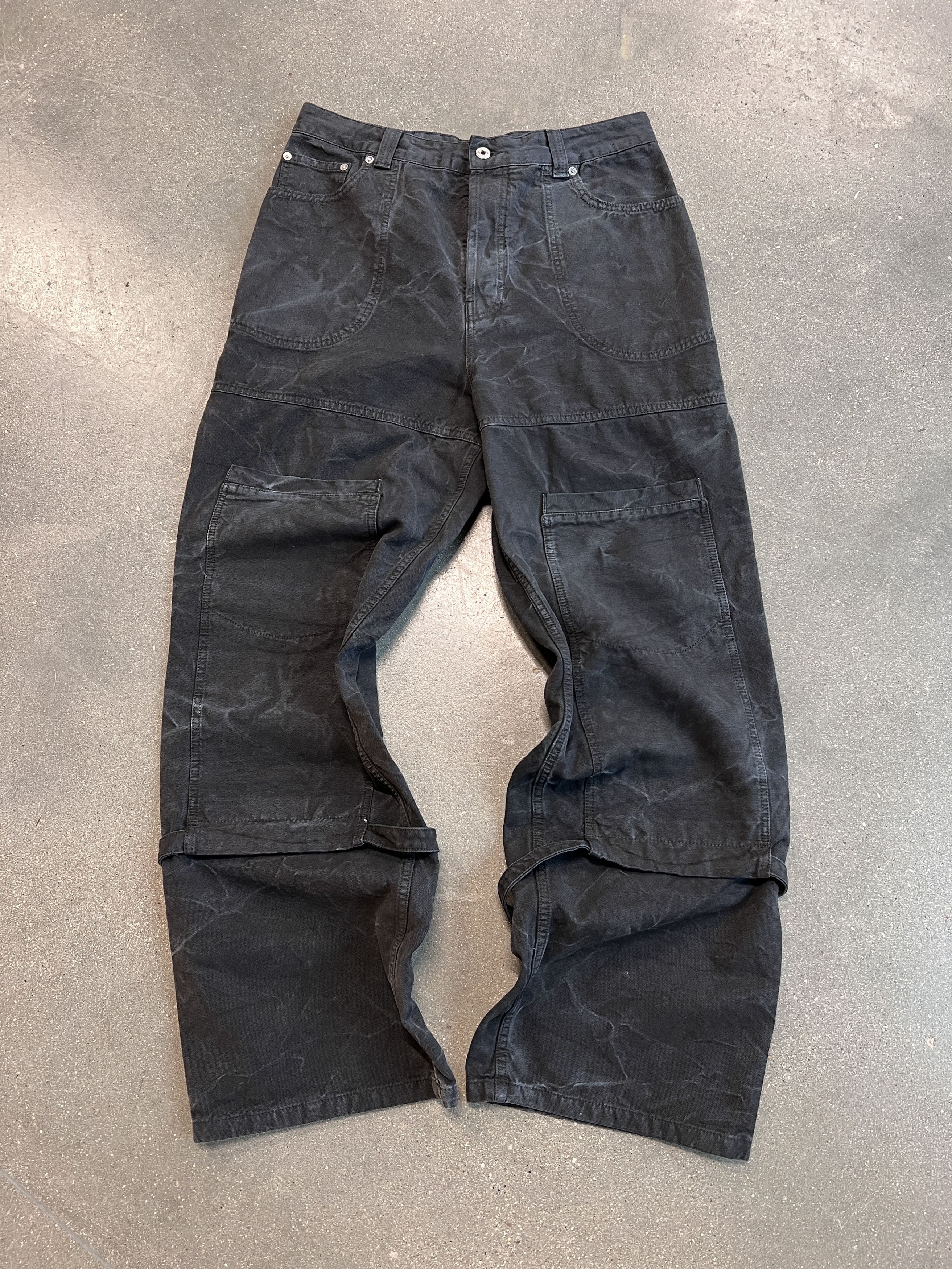 image of Off White Off-White Relaxed Garment Dyed Cotton Canvas Carpenter Pants in Faded Black (Size 34)