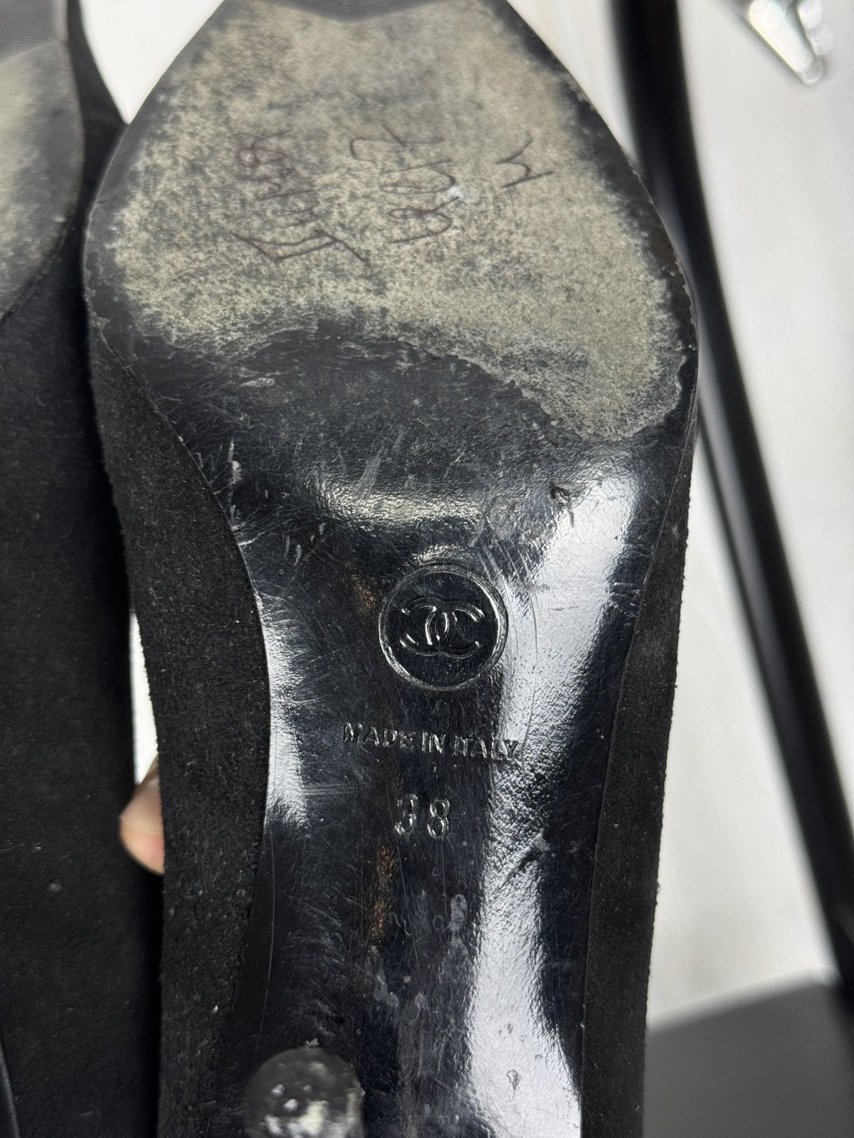 Chanel Chanel black suede leather pearls timeless classic heels Size US 8 / IT 38 - 14 Thumbnail