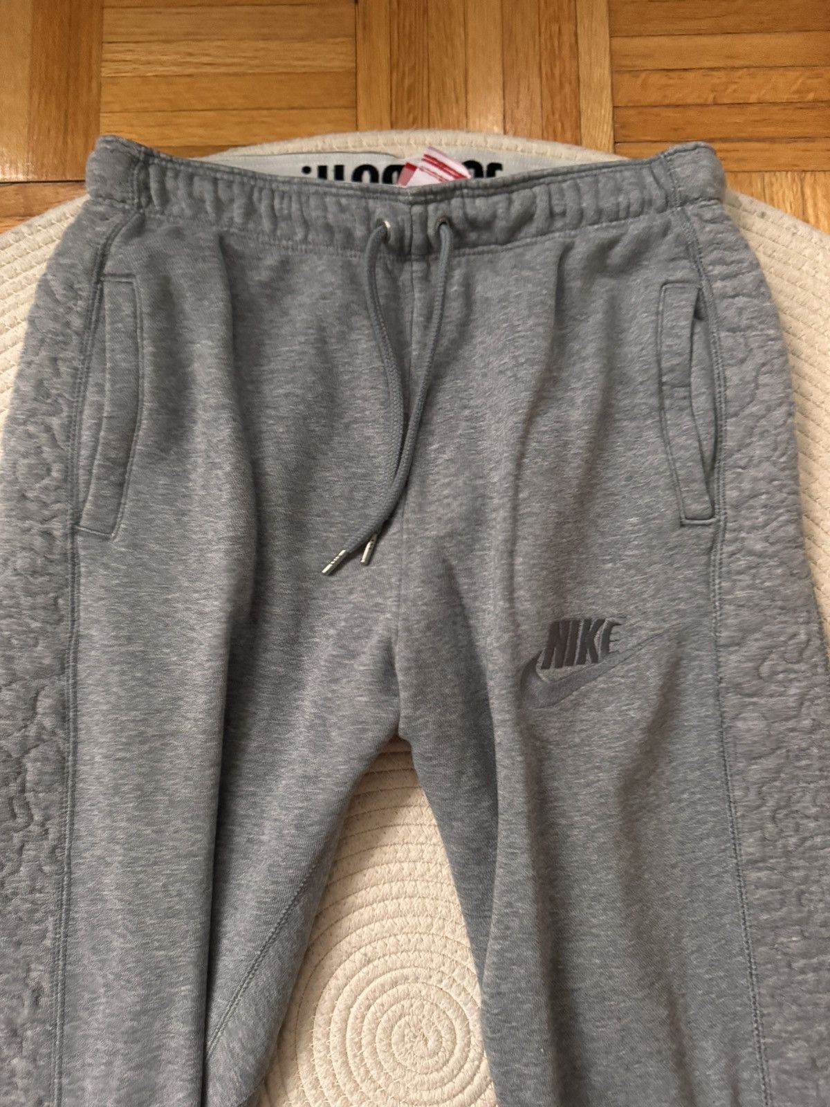 Nike Nike sweat pants size M grey Size 26" / US 2 / IT 38 - 2 Thumbnail