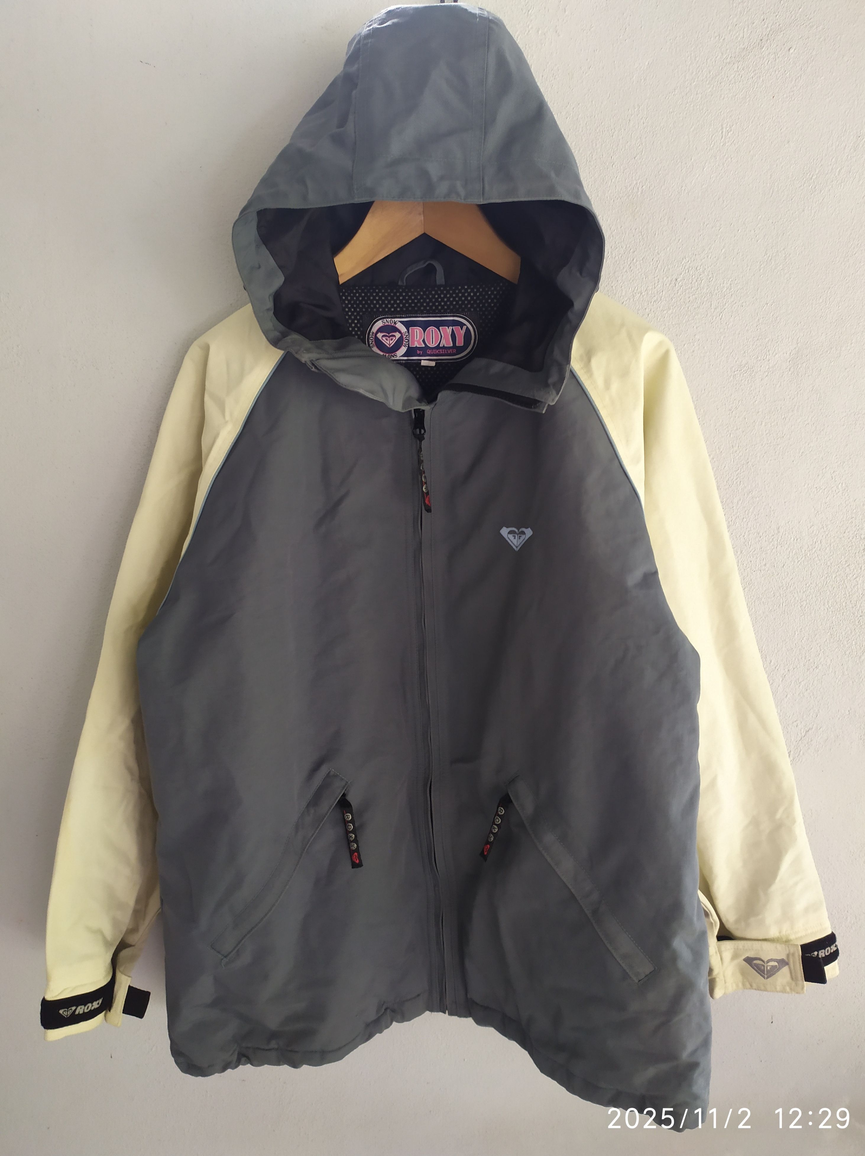 Vintage Roxy by QUIKSILVER Extreme Performance Snow Jacket