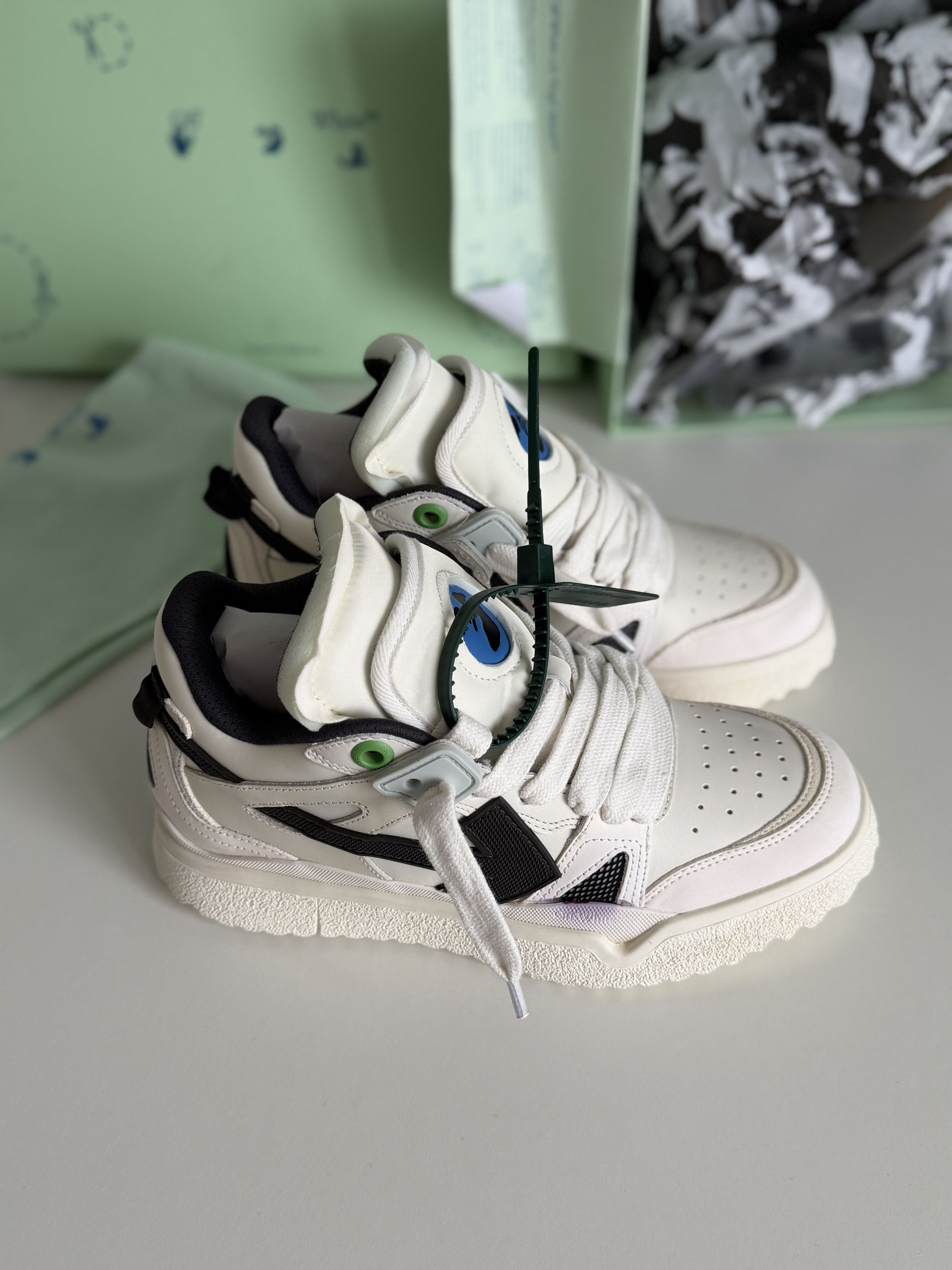 Off-White Off White Sneakers Size US 9 / IT 39 - 2 Thumbnail