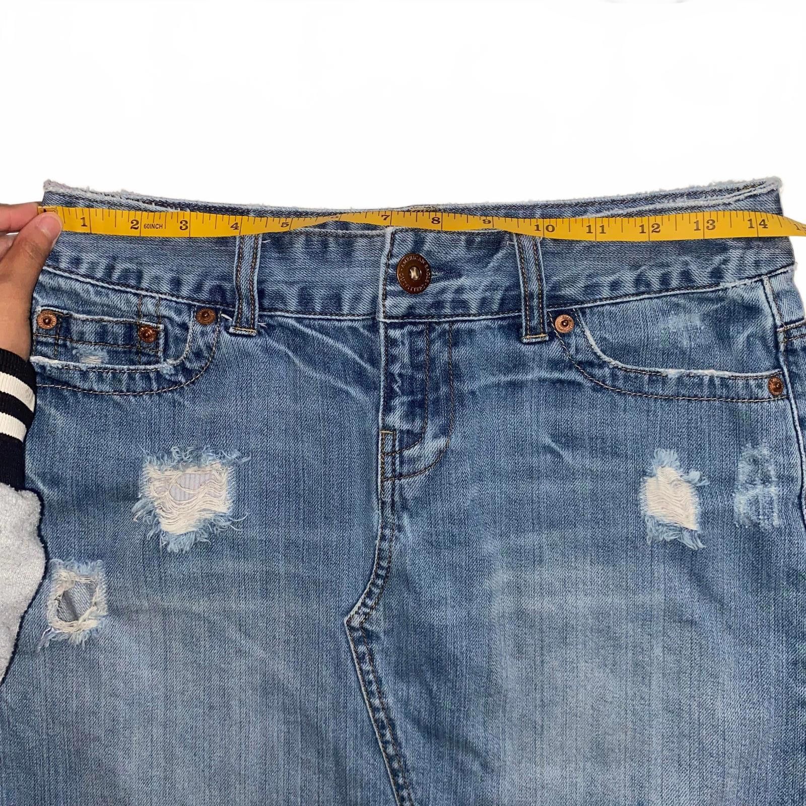 American Eagle Outfitters Y2K American Eagle Distressed Denim Mini Skirt 2 Skirt 2000s Size 26" / US 2 / IT 38 - 4 Thumbnail