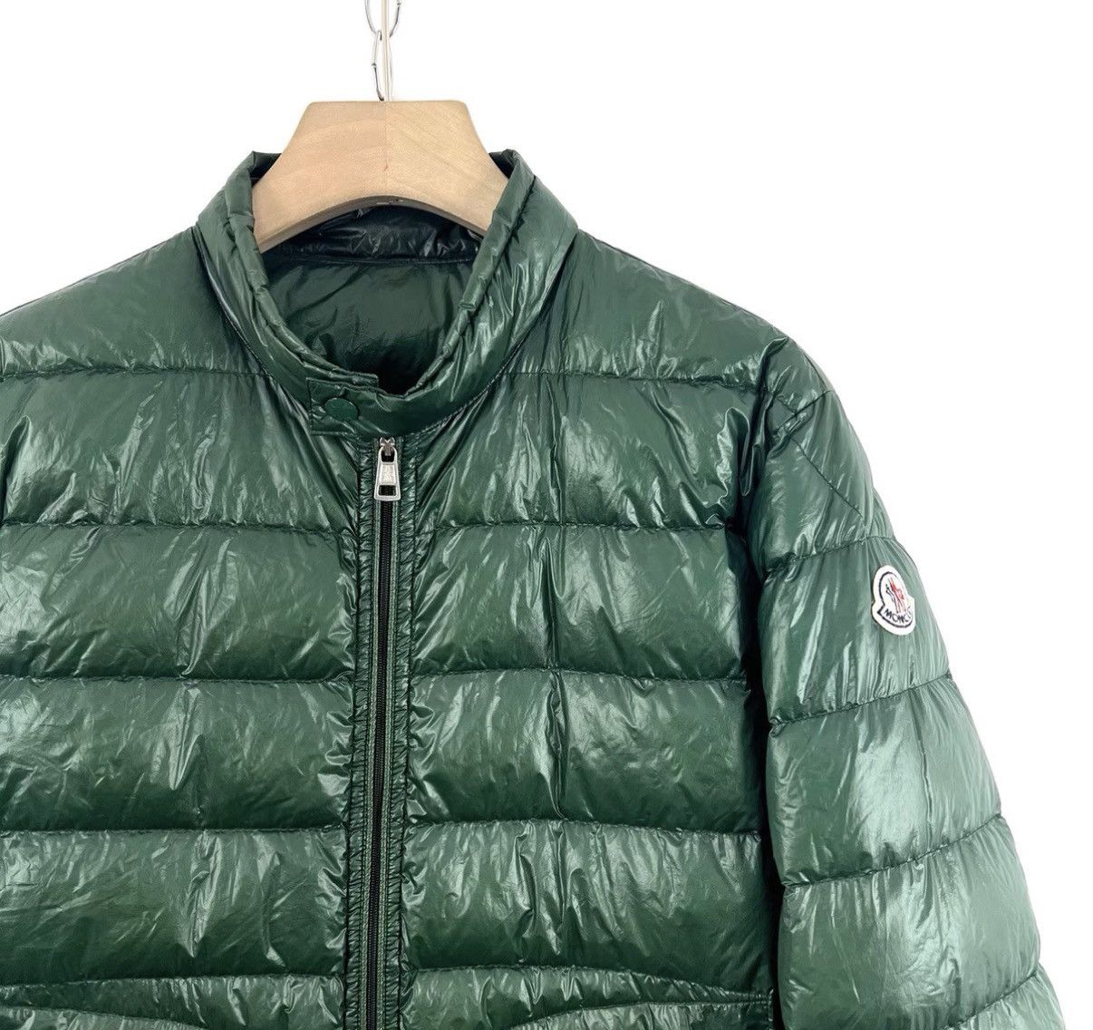 Moncler Moncler Acorns Shiny Short Stand Collar Logo Down Jacket K12 Size XS / US 0-2 / IT 36-38 - 4 Thumbnail