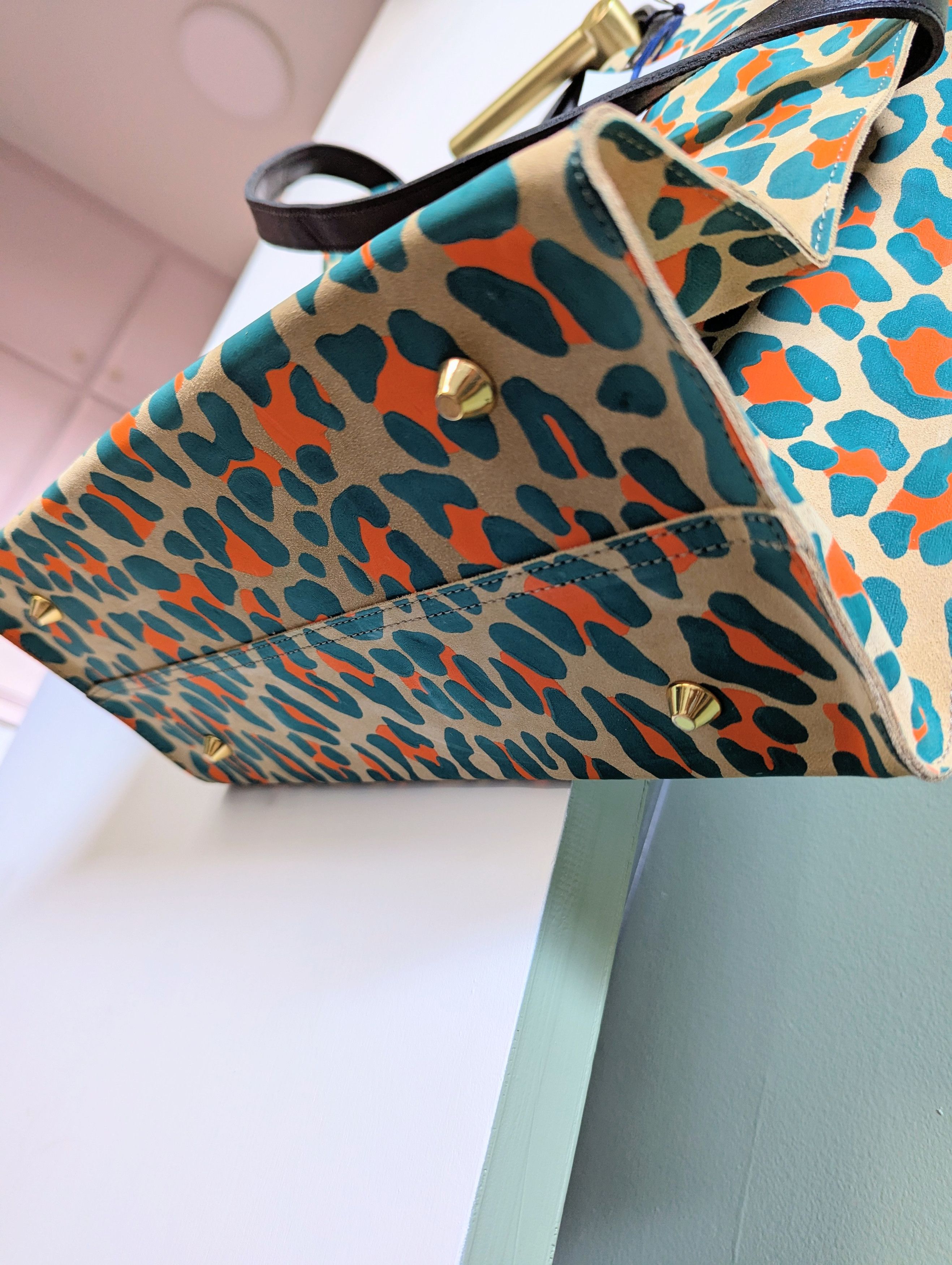 Clare V. Clare V. Simple Cheetah Animal Leopard Tote Bag Neon Cat Size ONE SIZE - 11 Thumbnail
