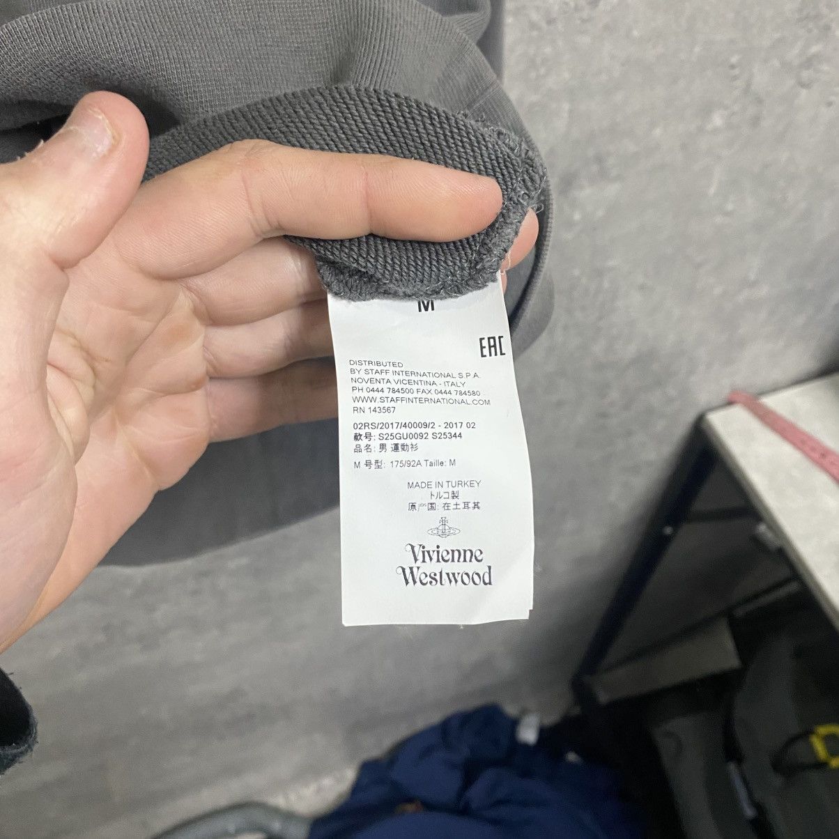 Vivienne Westwood Vintage Vivienne Westwood Sweatshirt Orb Logo Basic Pullover Size US M / EU 48-50 / 2 - 5 Thumbnail
