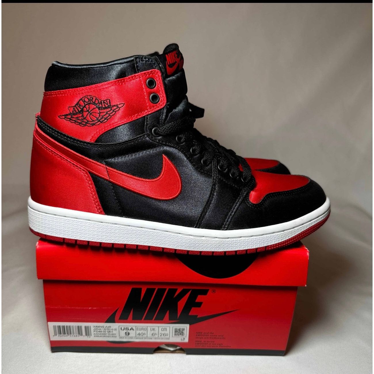 Jordan Brand × Nike Size 9 - Wmns Air Jordan 1 Retro High OG Satin Bred 2023 Size US 9 / IT 39 - 1 Thumbnail