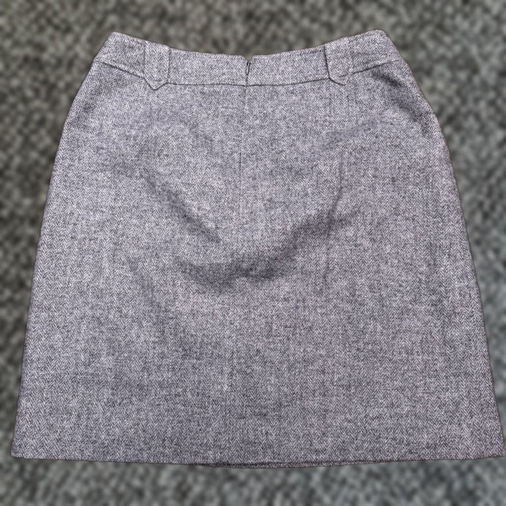 Talbots Talbots Skirt Womens 8 Gray Wool Blend Herringbone Mini Zipper Tweed Size 30" / US 8 / IT 44 - 1 Thumbnail