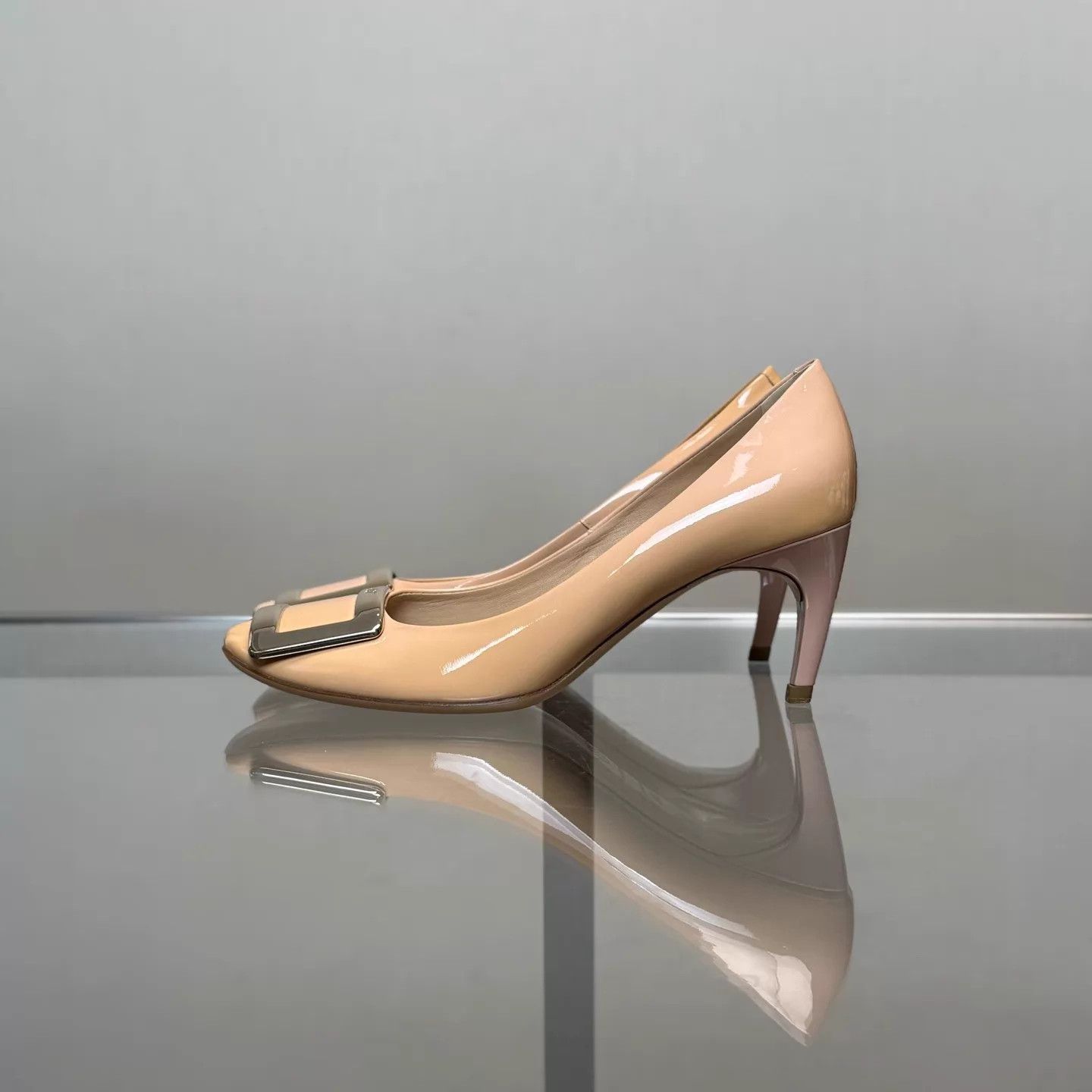 Roger Vivier RV nude patent leather square buckle pumps Size US 5 / IT 35 - 3 Thumbnail