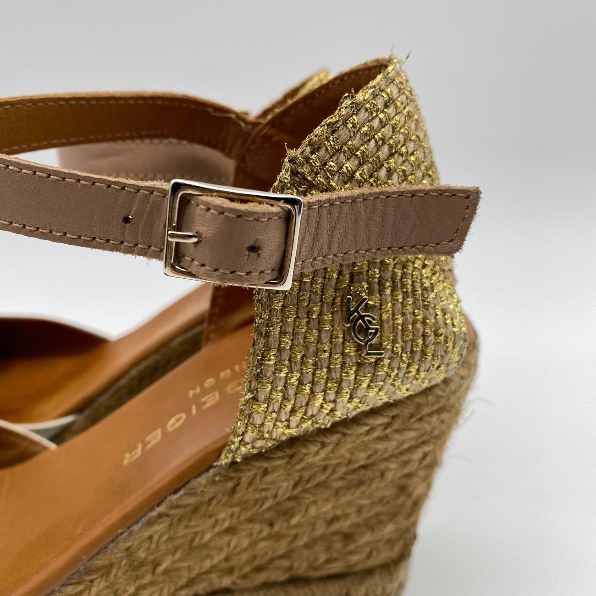 Kurt Geiger Kurt Geiger London Monty White/Gold wedge heel espadrilles W Size US 8 / IT 38 - 10 Thumbnail