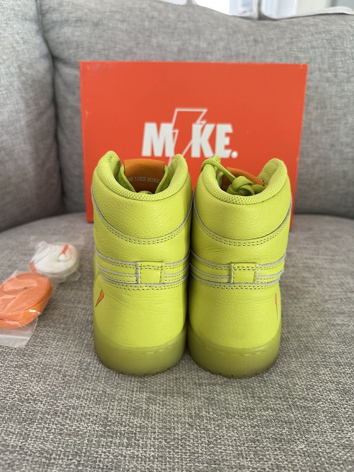Jordan Brand Jordan 1 Retro High Gatorade Cyber Size US 9.5 / EU 42-43 - 3 Thumbnail