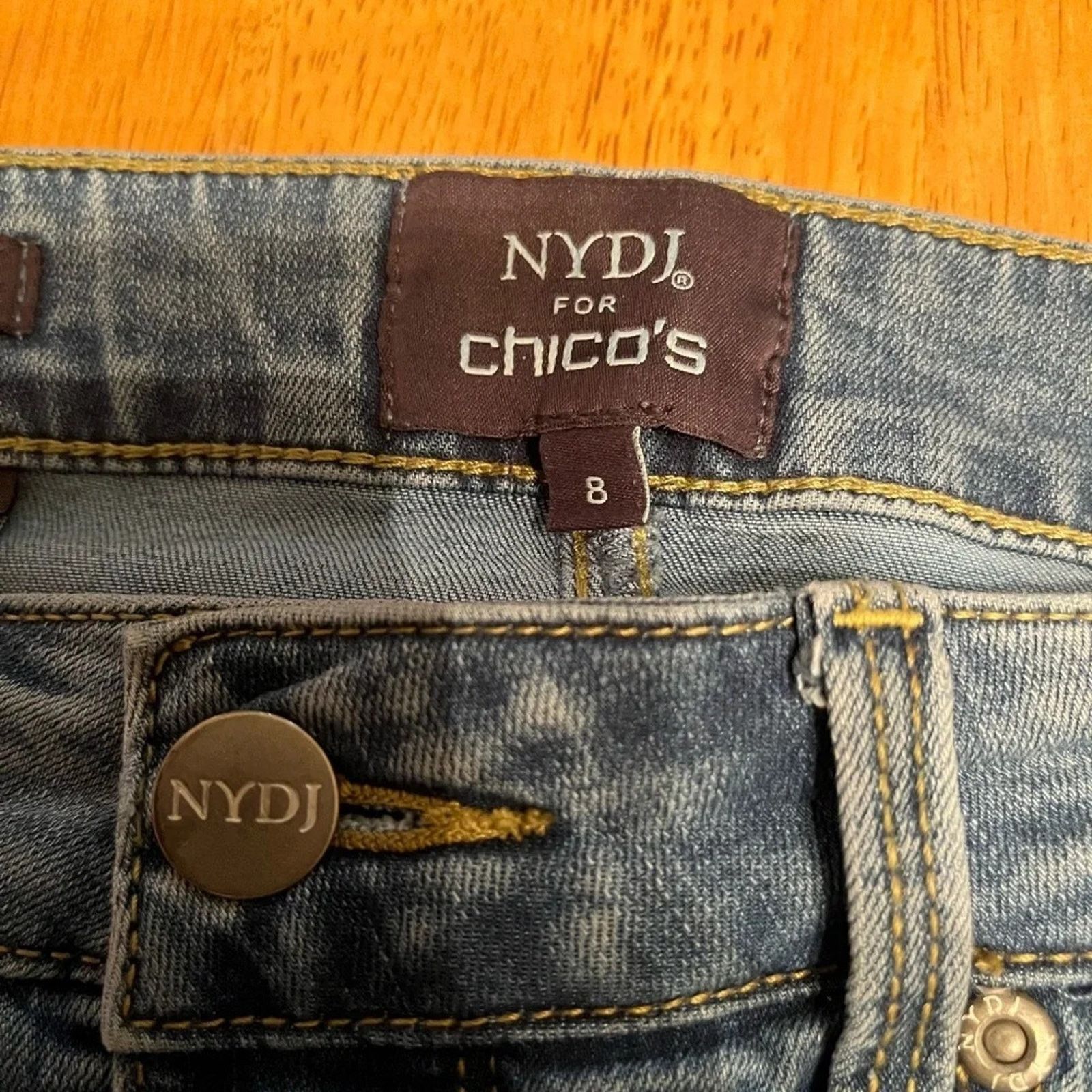 NYDJ NYDJ for Chico’s slim crop jeans, size 8. Lift & Tuck tech Size 30" / US 8 / IT 44 - 3 Thumbnail