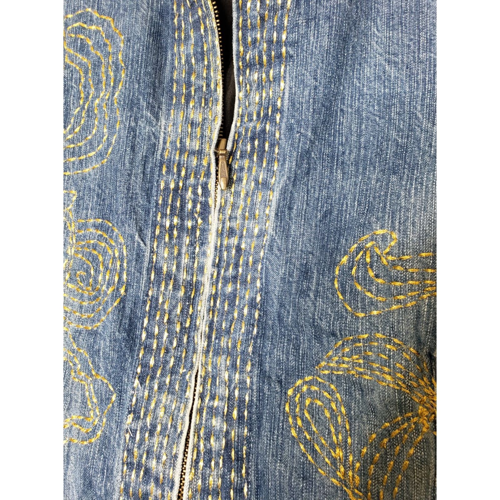 Vintage Chicos Jean Jacket Sz 1 Blue Denim Long Sleeve w/Gold Embroidery Full Zip Collar Size XS / US 0-2 / IT 36-38 - 2 Thumbnail