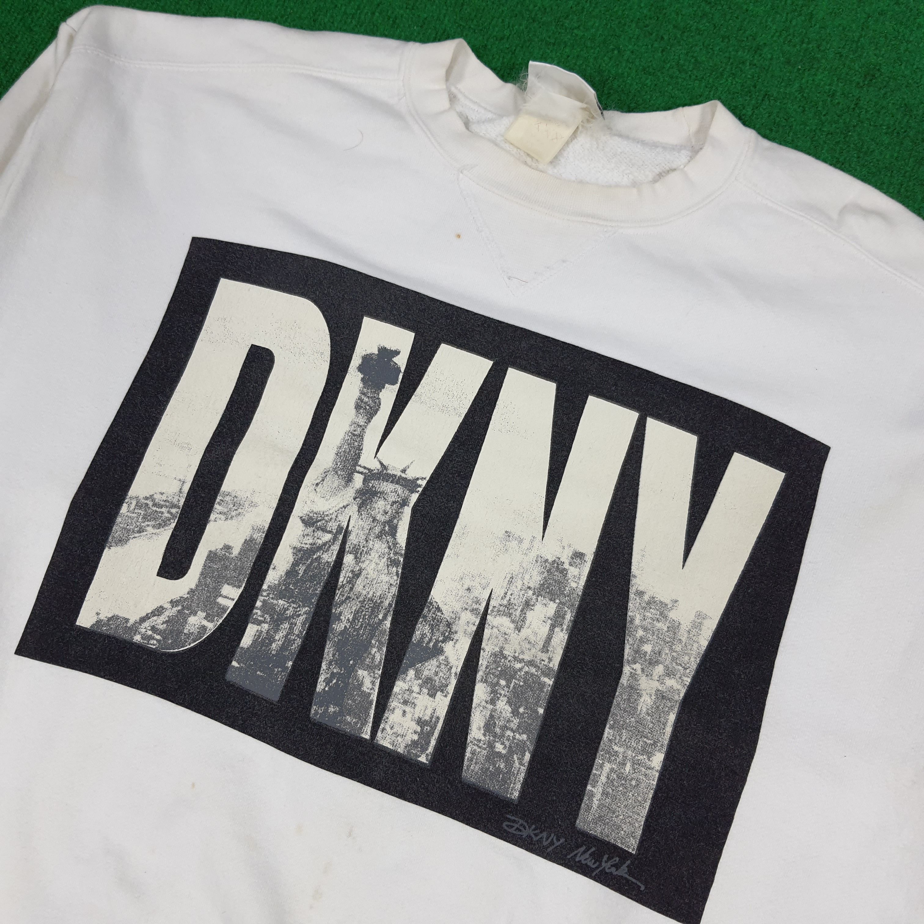 DKNY × Vintage Vintage DKNY New York Streetwear Sweatshirt Size US L / EU 52-54 / 3 - 2 Thumbnail