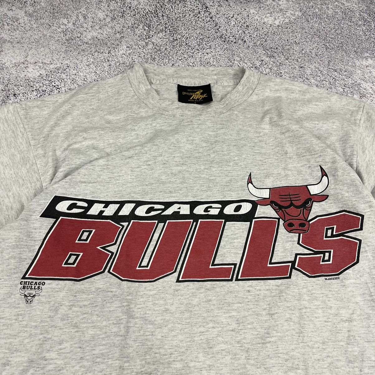 NBA × Vintage Vintage Chicago Bulls Tee 90s Made in USA NBA RIP Size US L / EU 52-54 / 3 - 2 Thumbnail