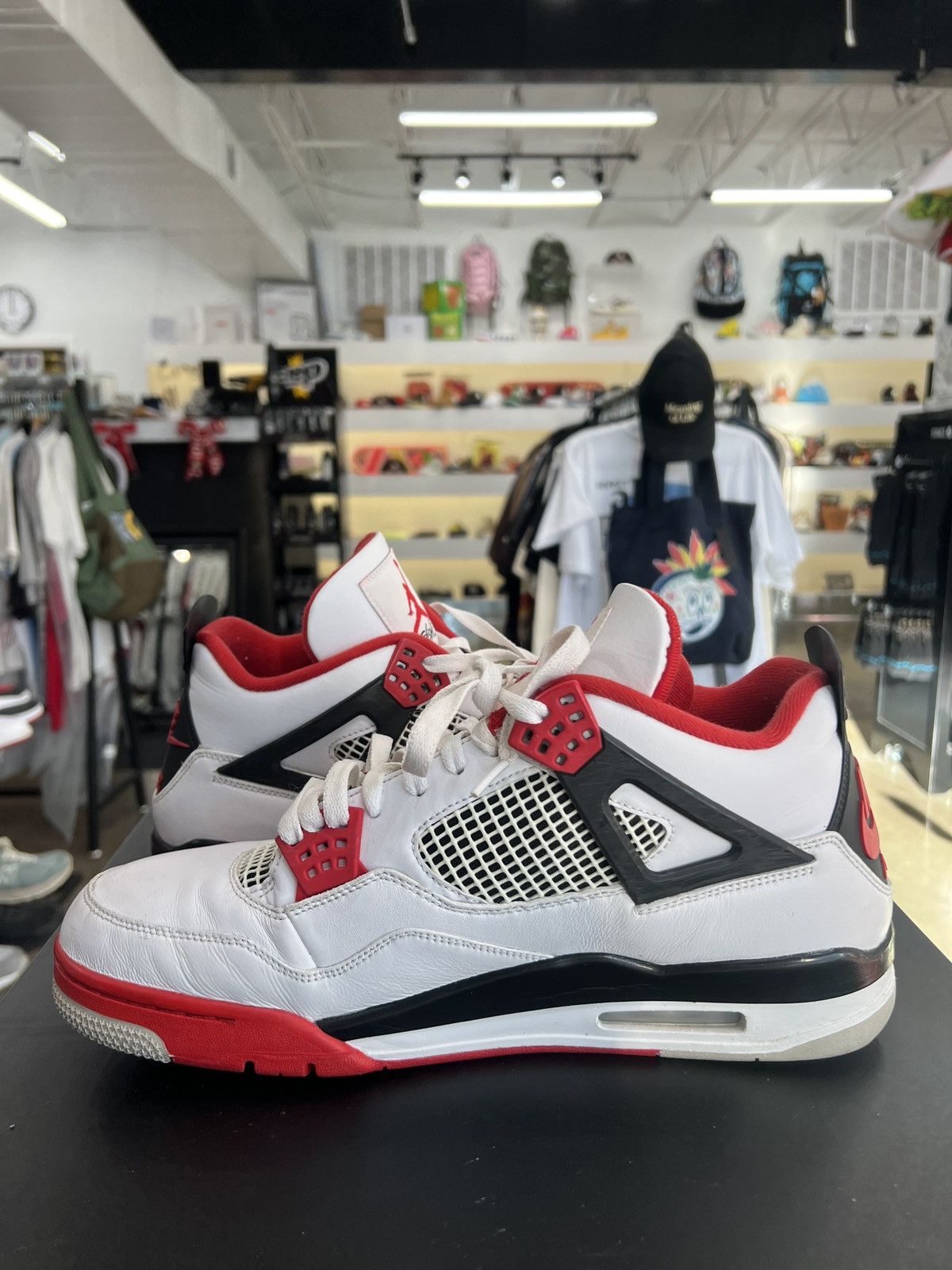Jordan Brand Air Jordan 4 Fire Red Sz. 13 Size US 13 / EU 46 - 3 Thumbnail