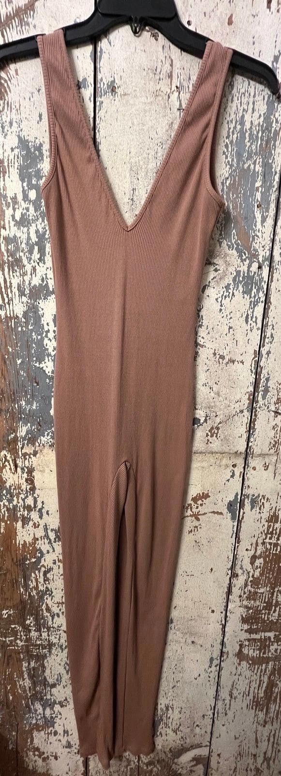 Designer Papaya ribbed tan jumpsuit, size medium, great for layering! Size 32" / US 10 / IT 46 - 1 Thumbnail