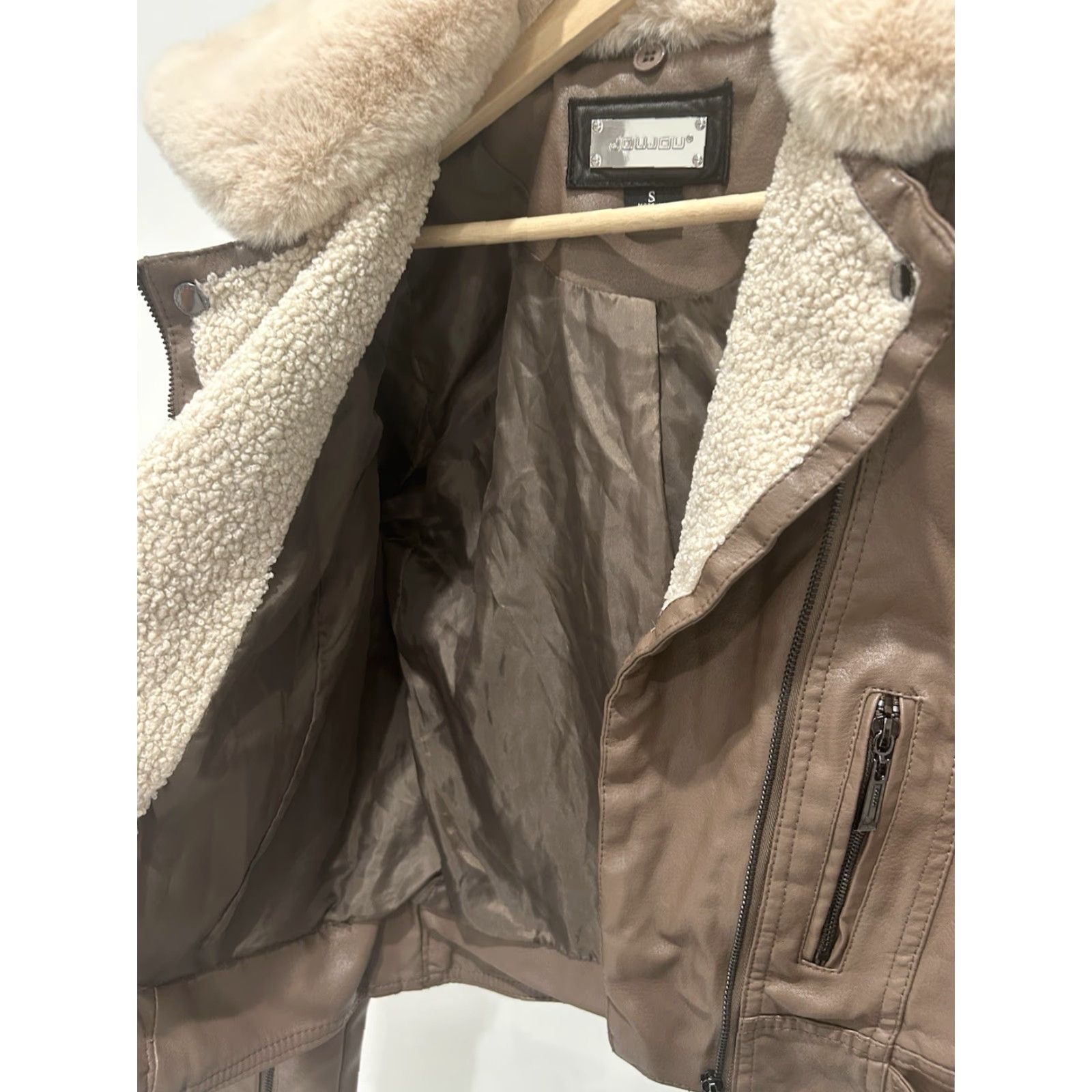 Vintage NEW JouJou Pilot Brown Vegan Leather Faux Fur Motorcycle Jacket S Women Biker Short Zip Lined Buckle Zipper Regular Fit | Fall Spring Winter Size S / US 4 / IT 40 - 5 Thumbnail