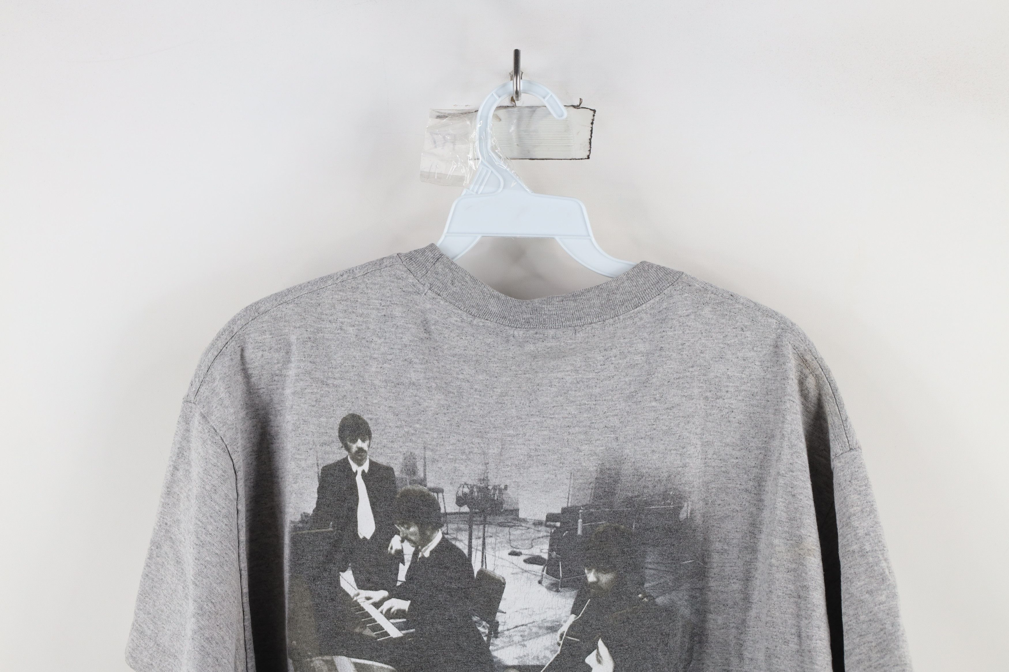 Vintage Vintage Y2K 2002 Cropped The Beatles Band T-Shirt Gray Size L / US 10 / IT 46 - 13 Thumbnail