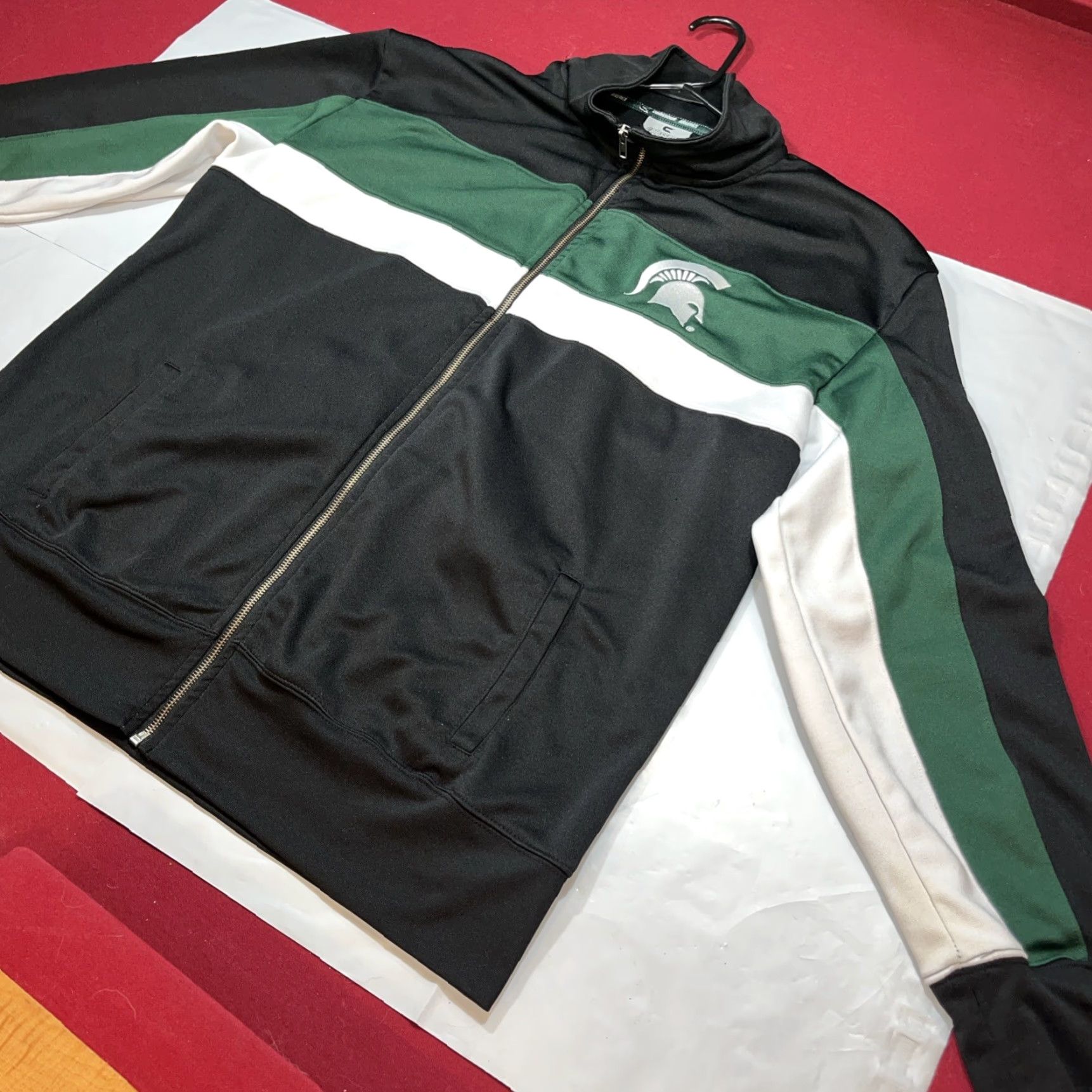 Vintage VINTAGE Colosseum MSU Jacket 2XL Mens Full Zip Spartans Green White Knit Polyester Medium-Length Striped Back Spartans Spellout Front Pockets Size US XXL / EU 58 / 5 - 5 Thumbnail