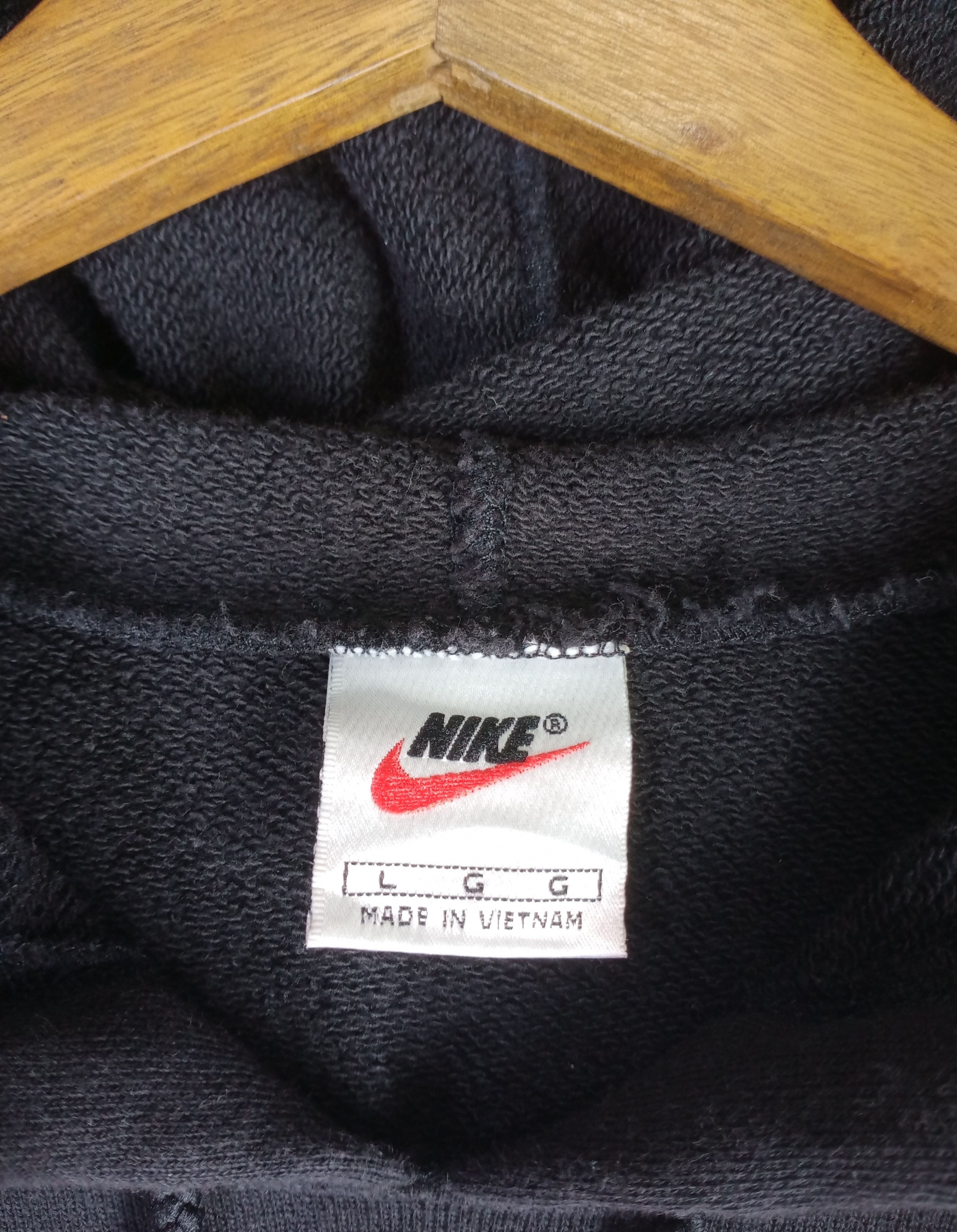 Nike Rare Vintage 90s Nike Small Logo Hoodie Sweatshirt Size US L / EU 52-54 / 3 - 5 Thumbnail