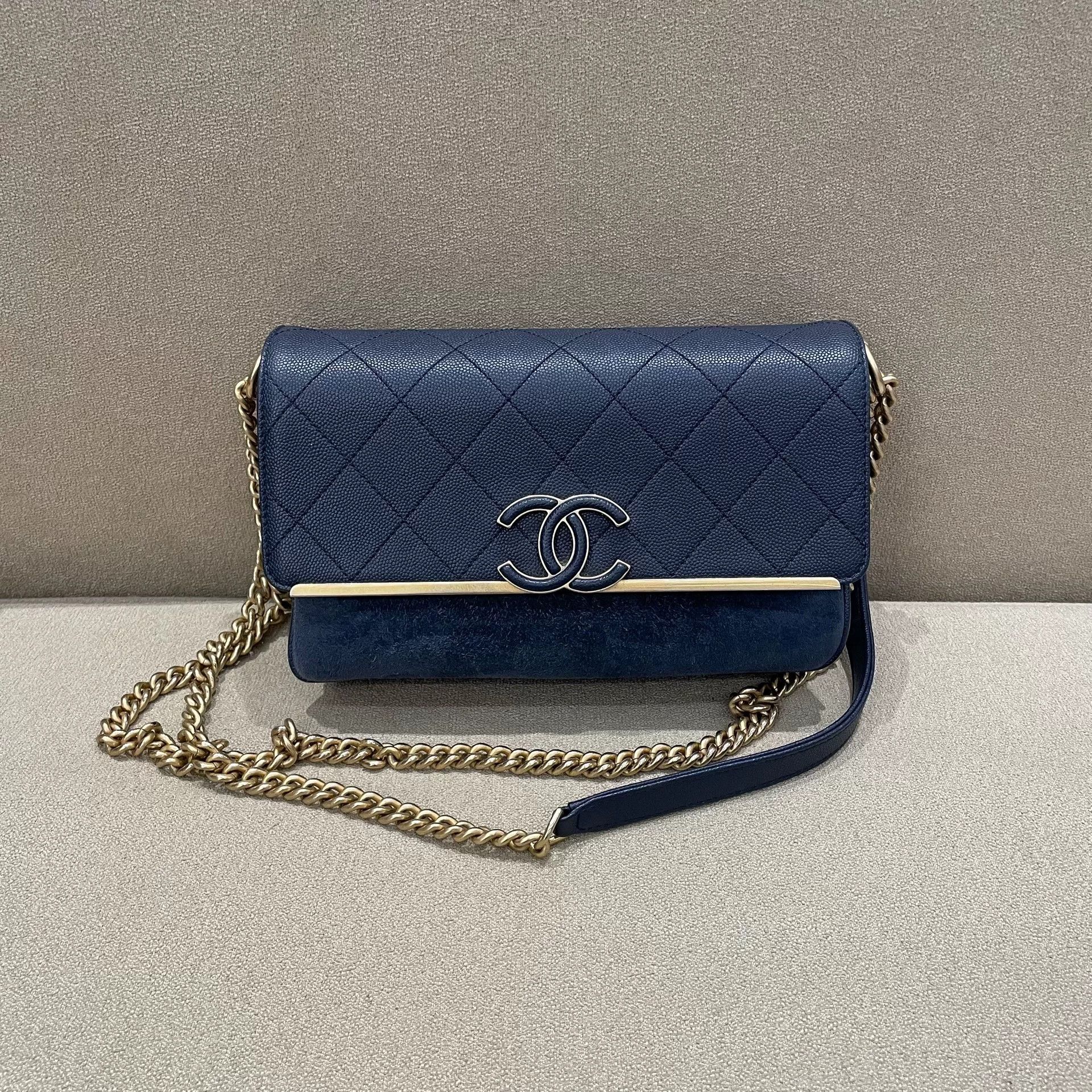 Chanel Pre-loved Bag Very good condition Size ONE SIZE - 1 Thumbnail