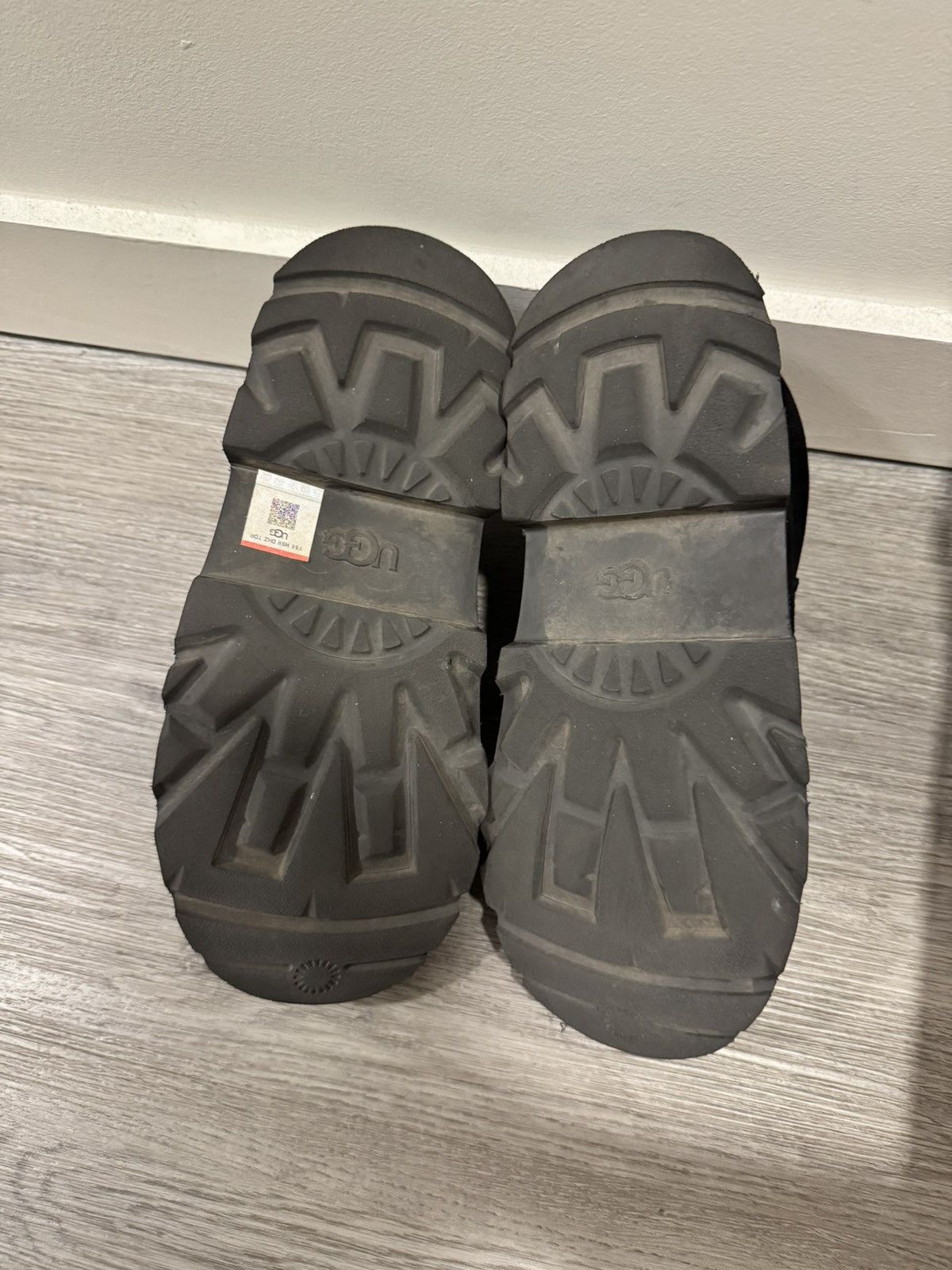 Ugg UGG Tasman Lug Black Size US 9 / EU 42 - 5 Thumbnail