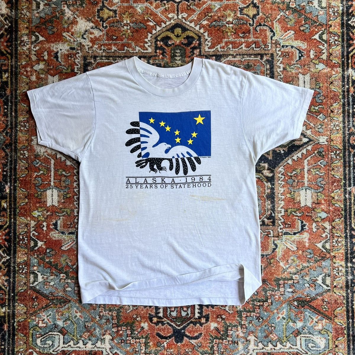 Vintage Vintage 1980s single stitch Alaskan flag trashed T-shirt Size US M / EU 48-50 / 2 - 1 Thumbnail