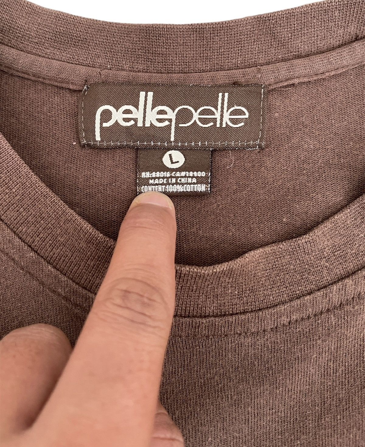Marc Buchanan VINTAGE BROWN PELLE PELLE BIG ART LOGO TSHIRT L SIZE Size US L / EU 52-54 / 3 - 11 Thumbnail